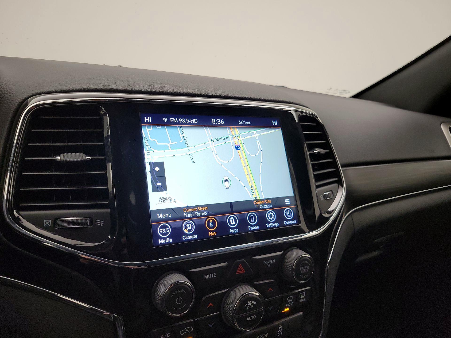 Thumbnail: 2022 Jeep Grand Cherokee - 14