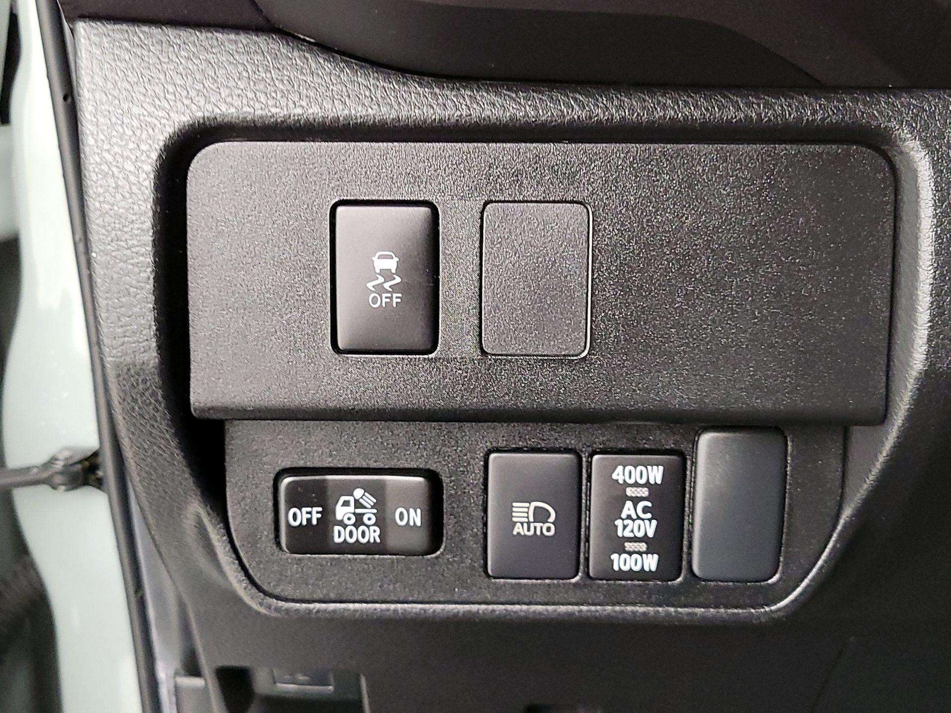 Thumbnail: 2023 Toyota Tacoma - 13