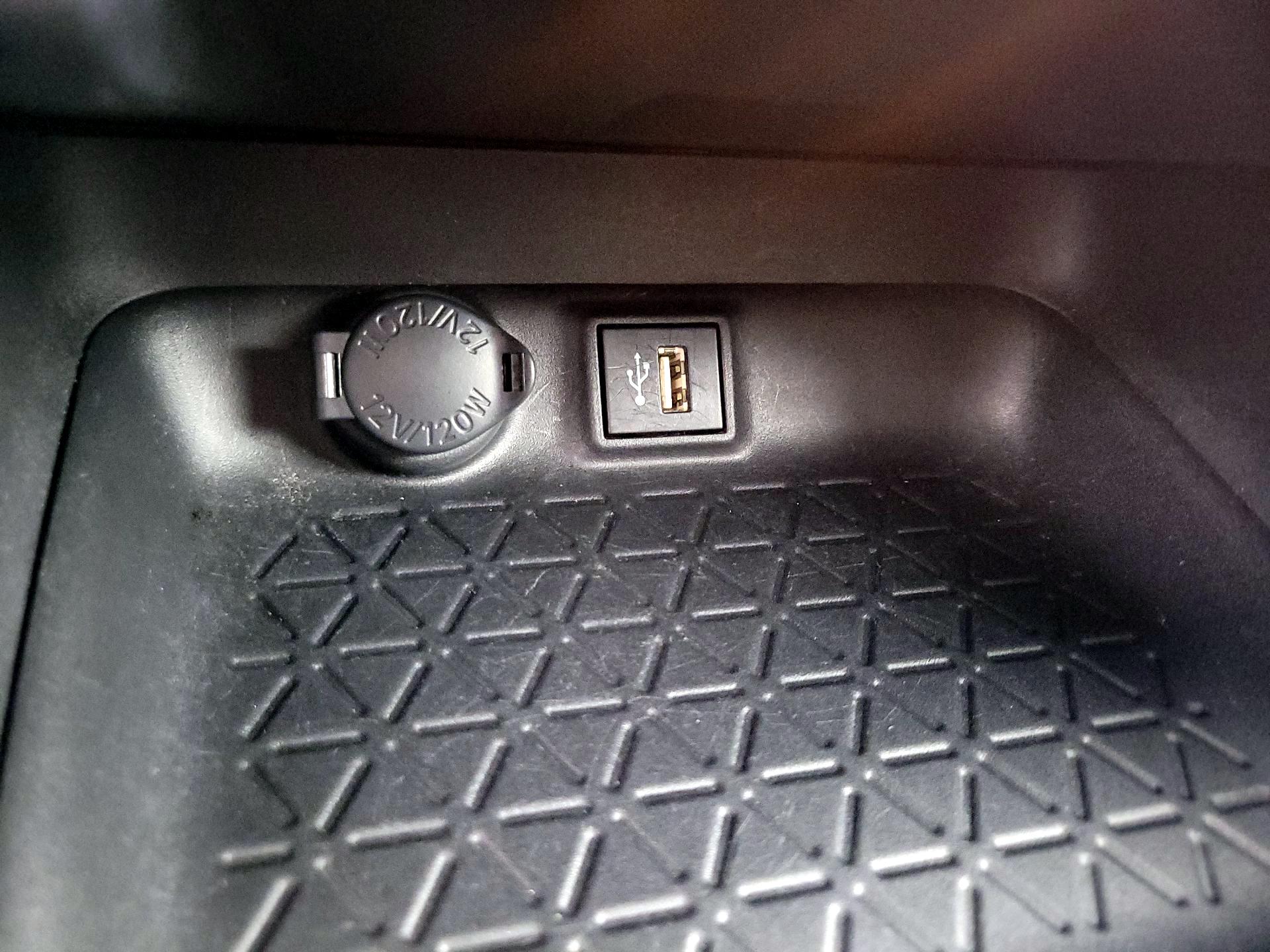 Thumbnail: 2023 Toyota RAV4 - 18