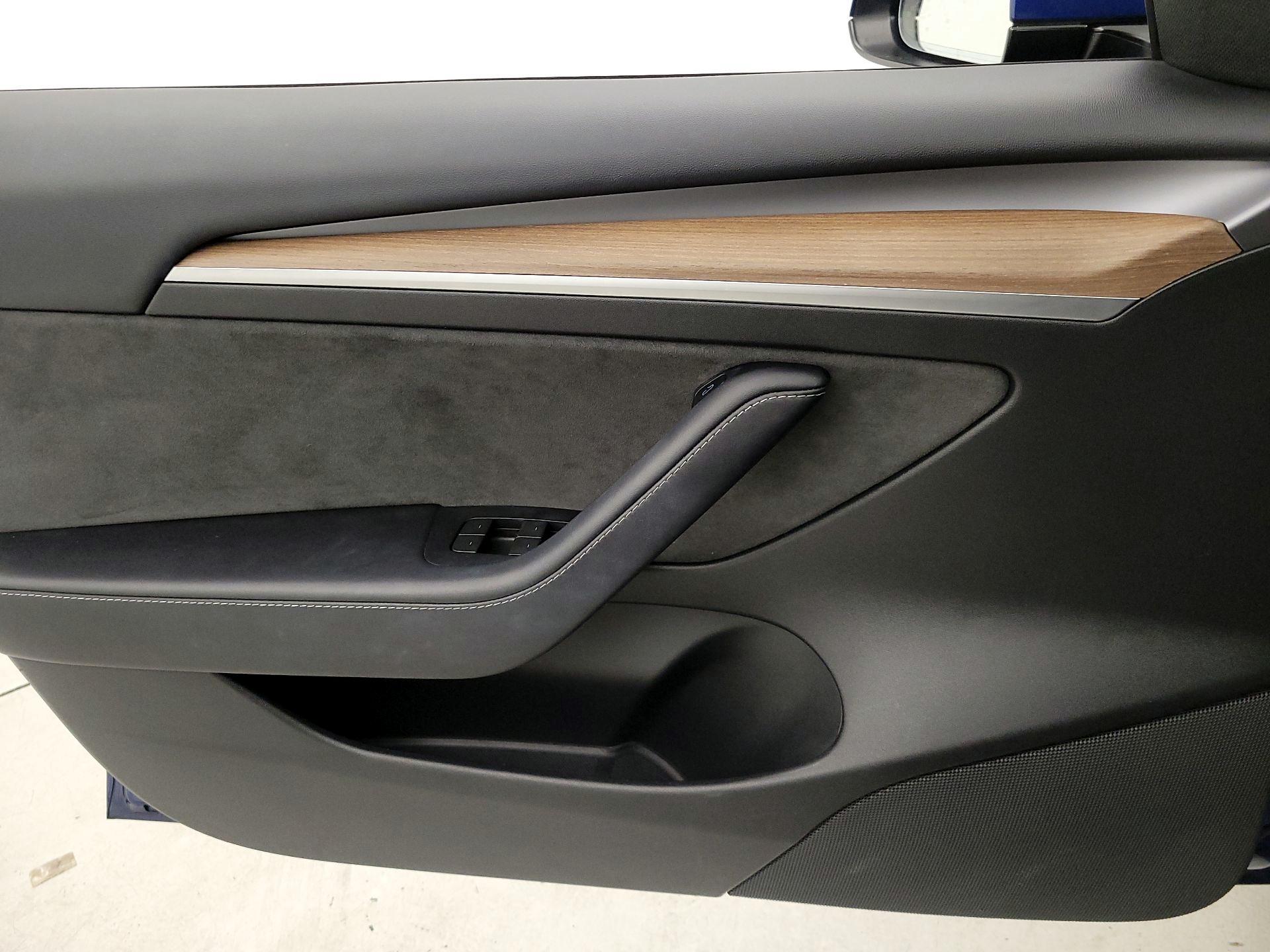 Thumbnail: 2023 Tesla Model 3 - 12