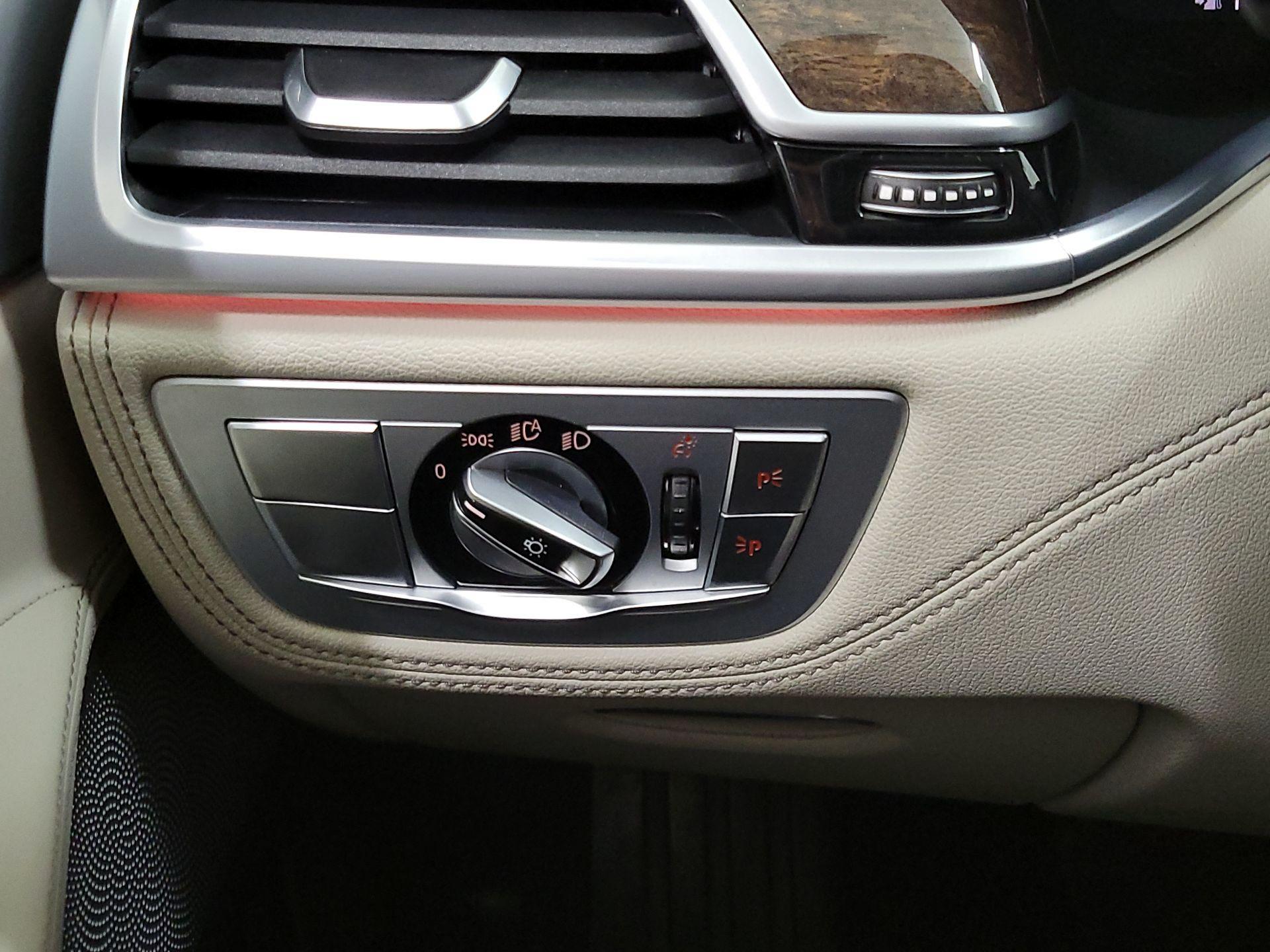 Thumbnail: 2020 BMW 7 Series - 13