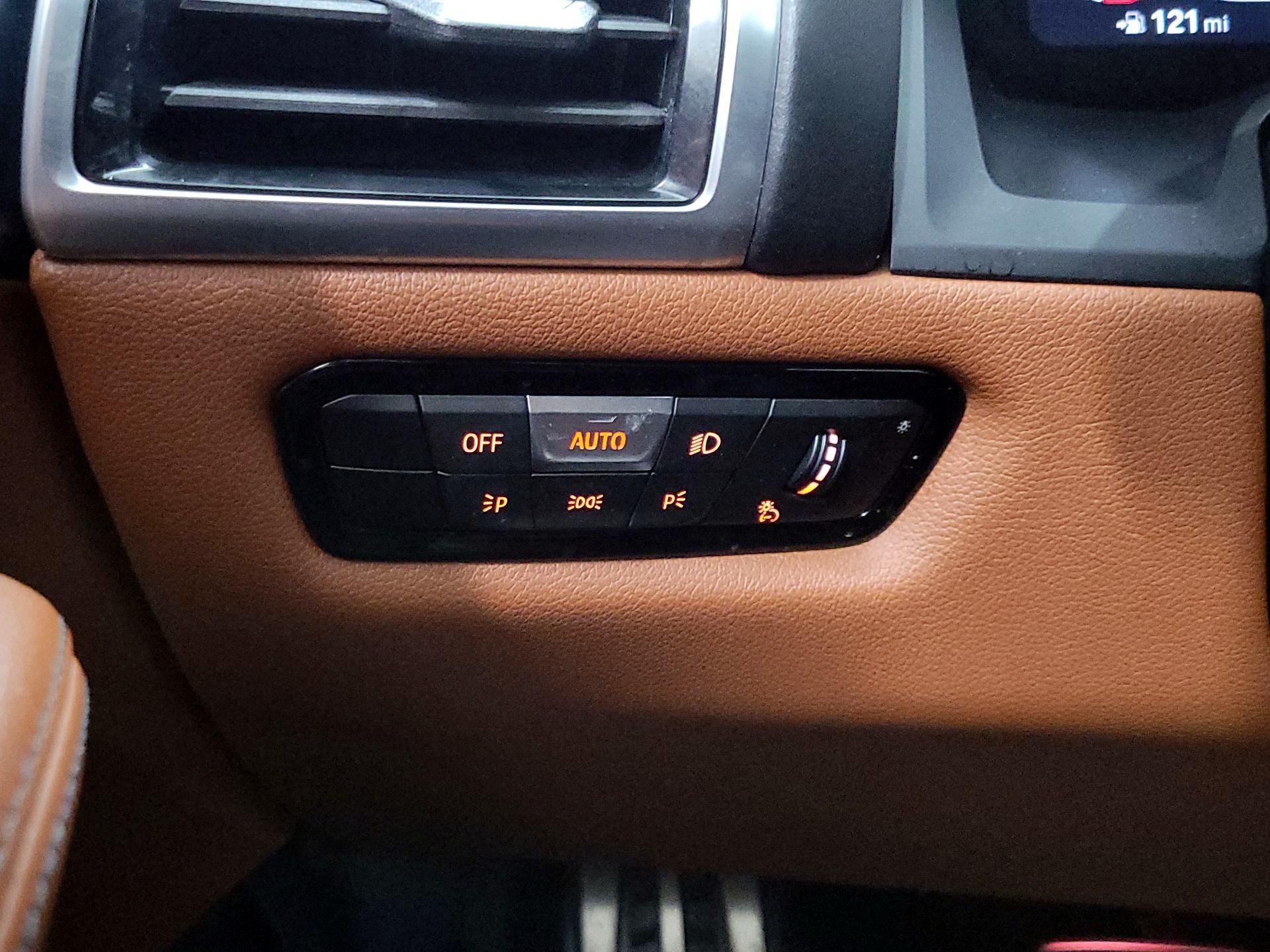 Thumbnail: 2022 BMW 8 Series - 13