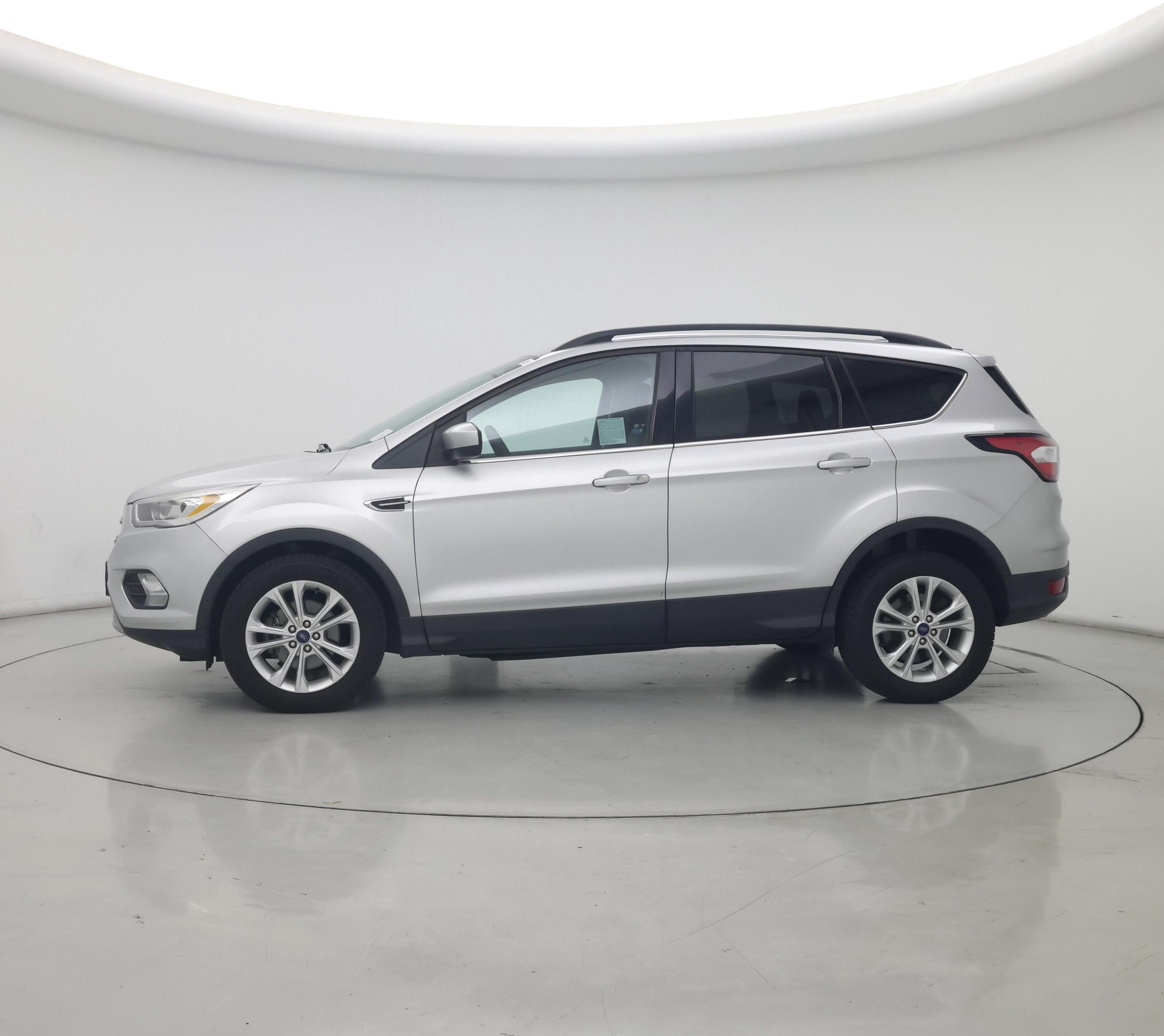 Thumbnail: 2017 Ford Escape - 3