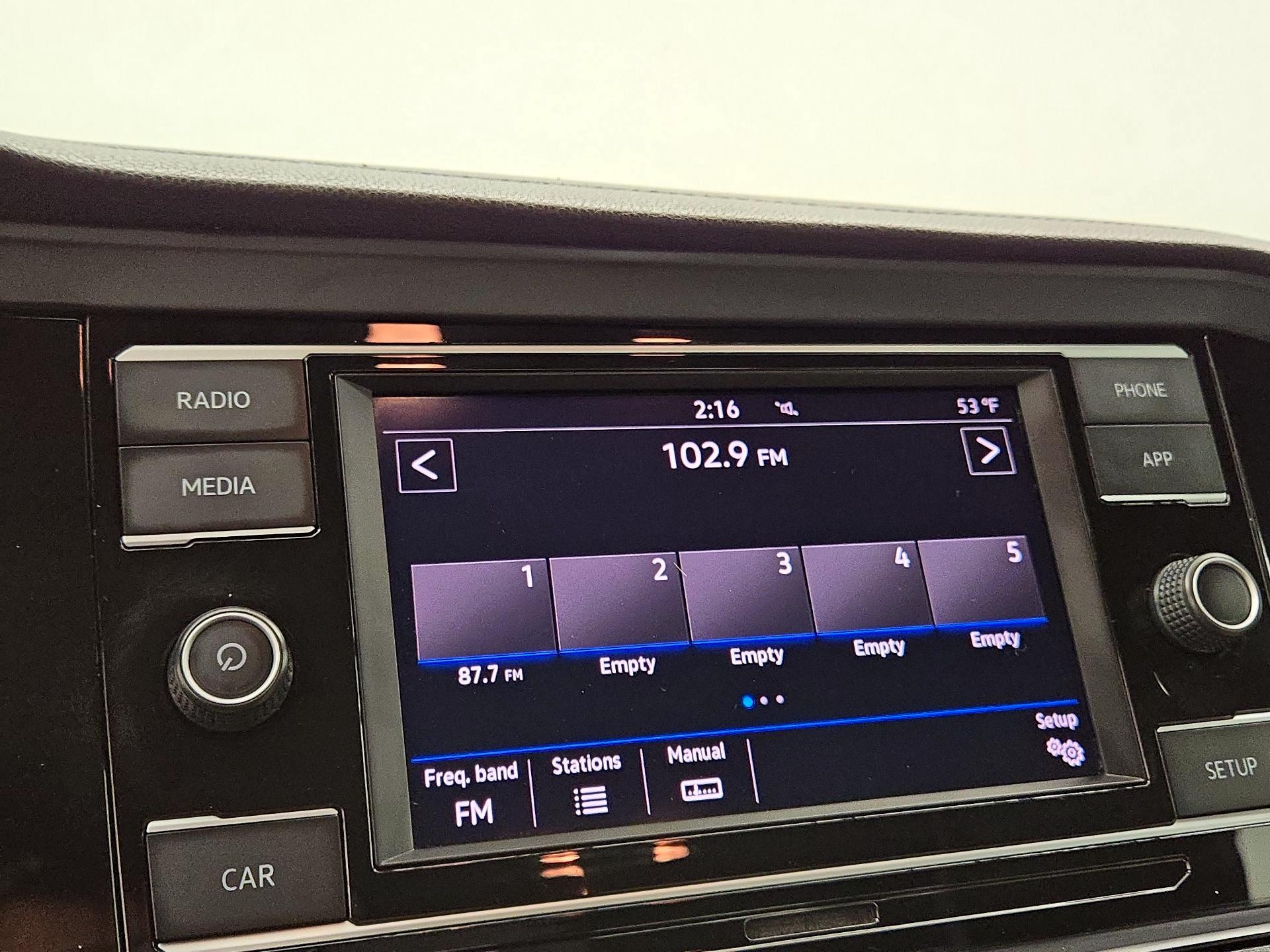 Thumbnail: 2019 Volkswagen Jetta - 15