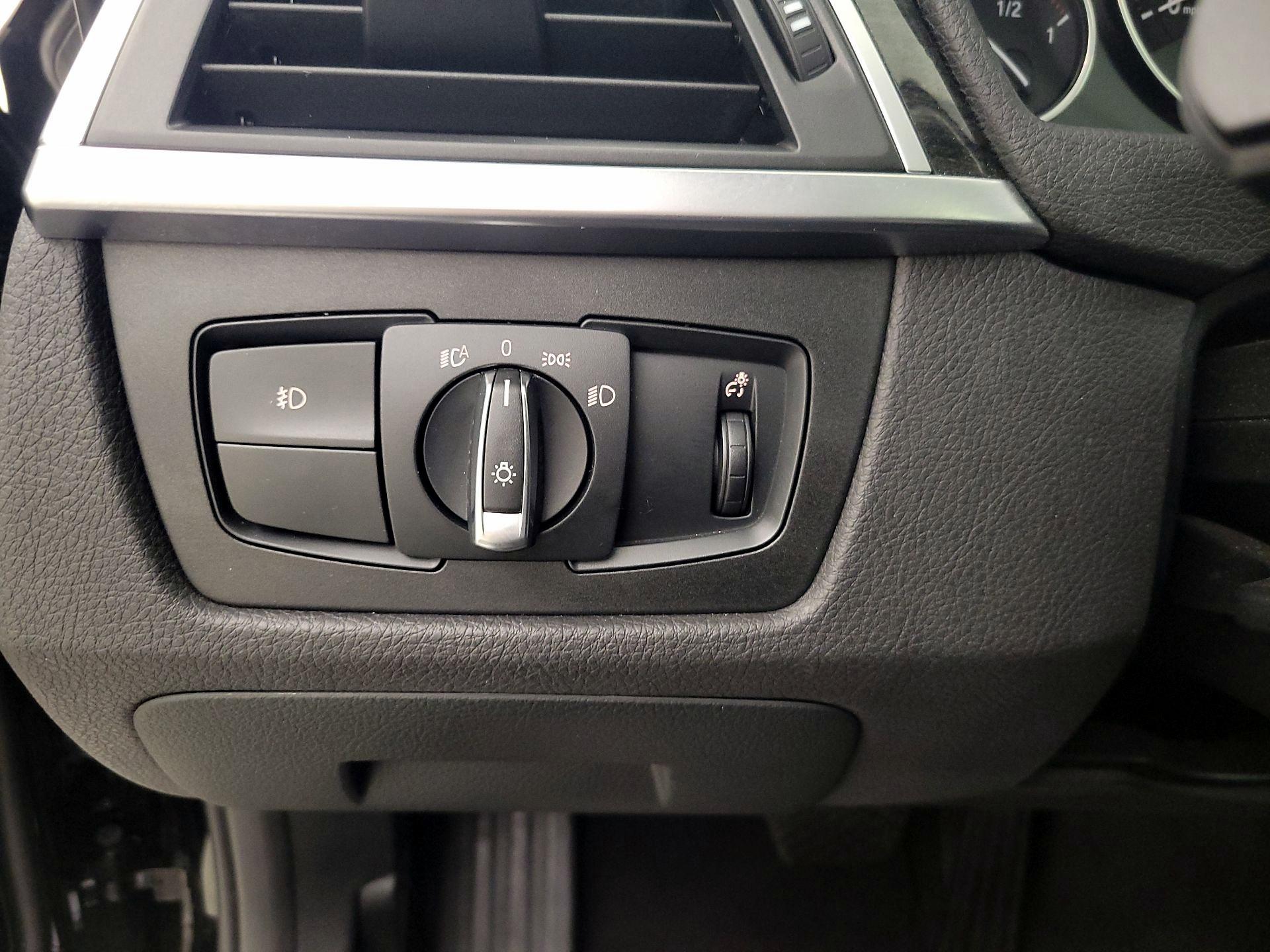 Thumbnail: 2018 BMW 3 Series - 13