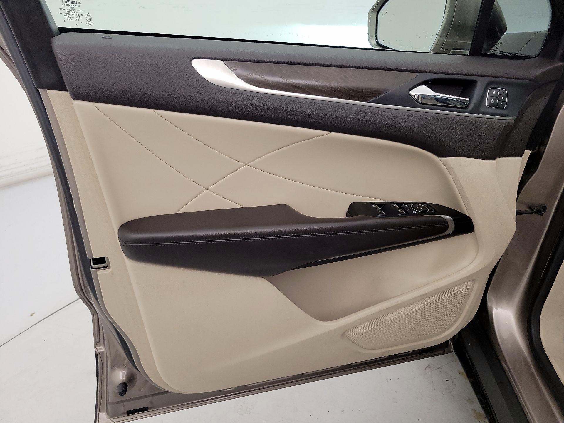 Thumbnail: 2019 Lincoln MKC - 12