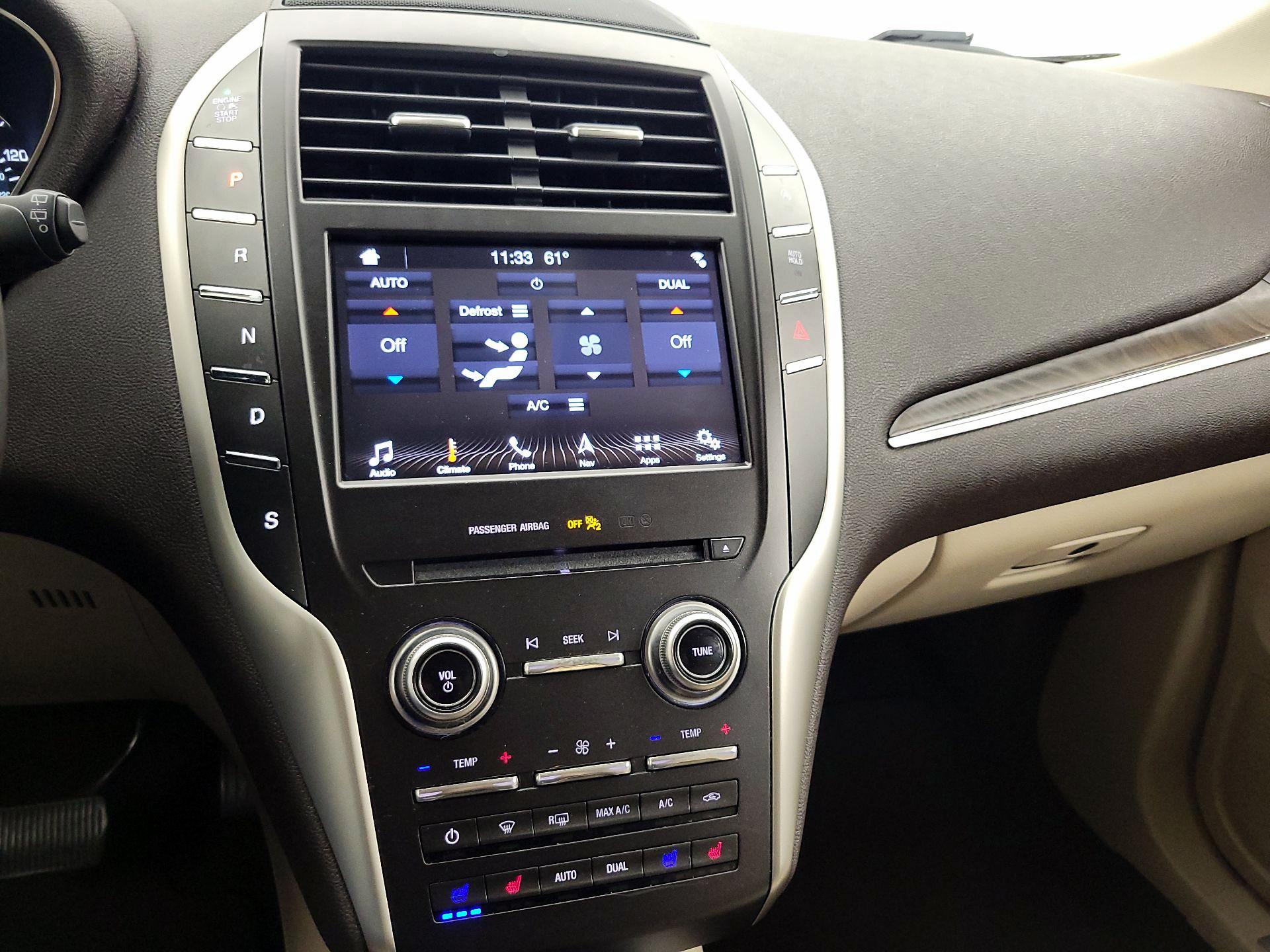 Thumbnail: 2019 Lincoln MKC - 17