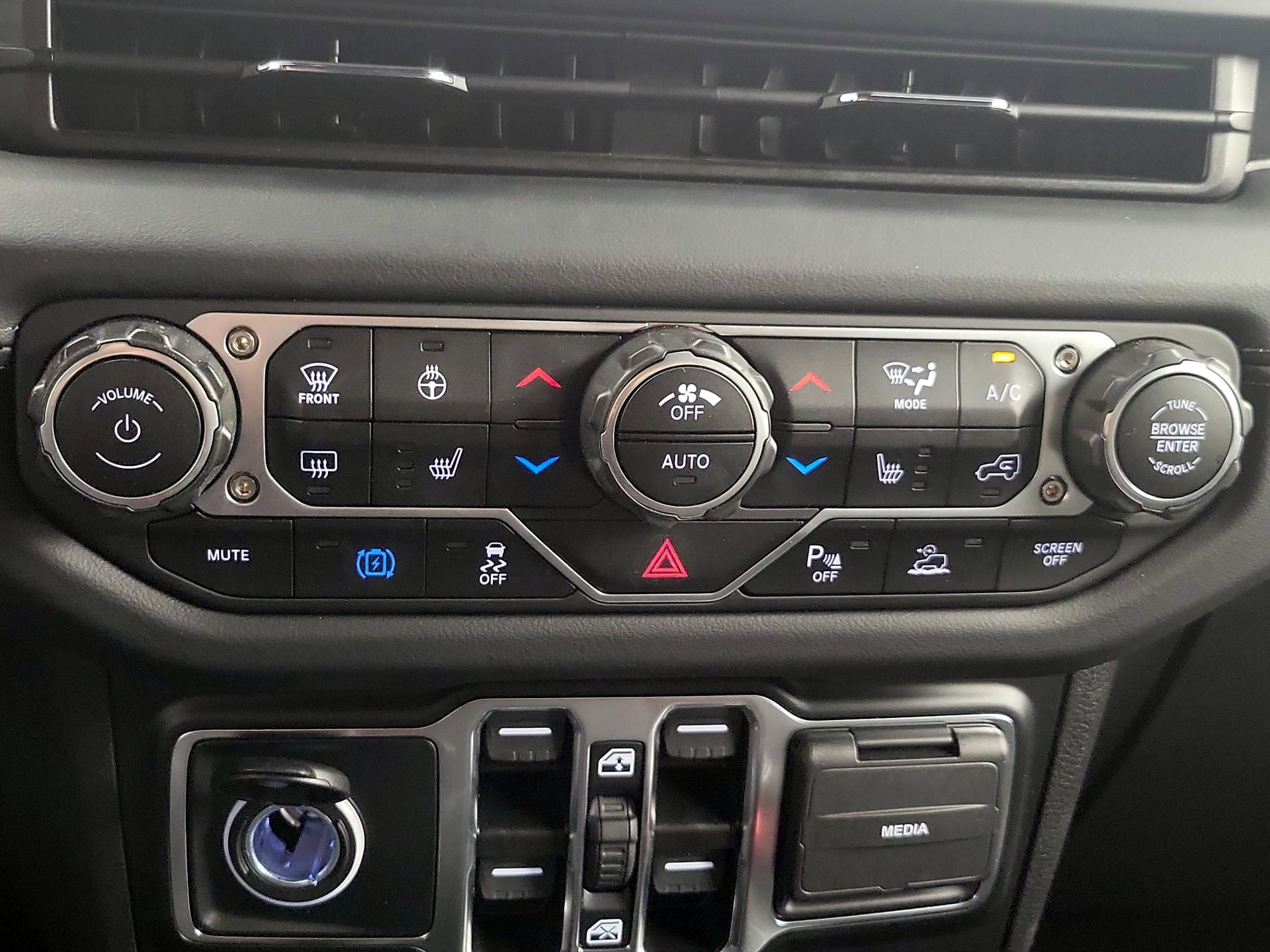 Thumbnail: 2024 Jeep Wrangler - 17