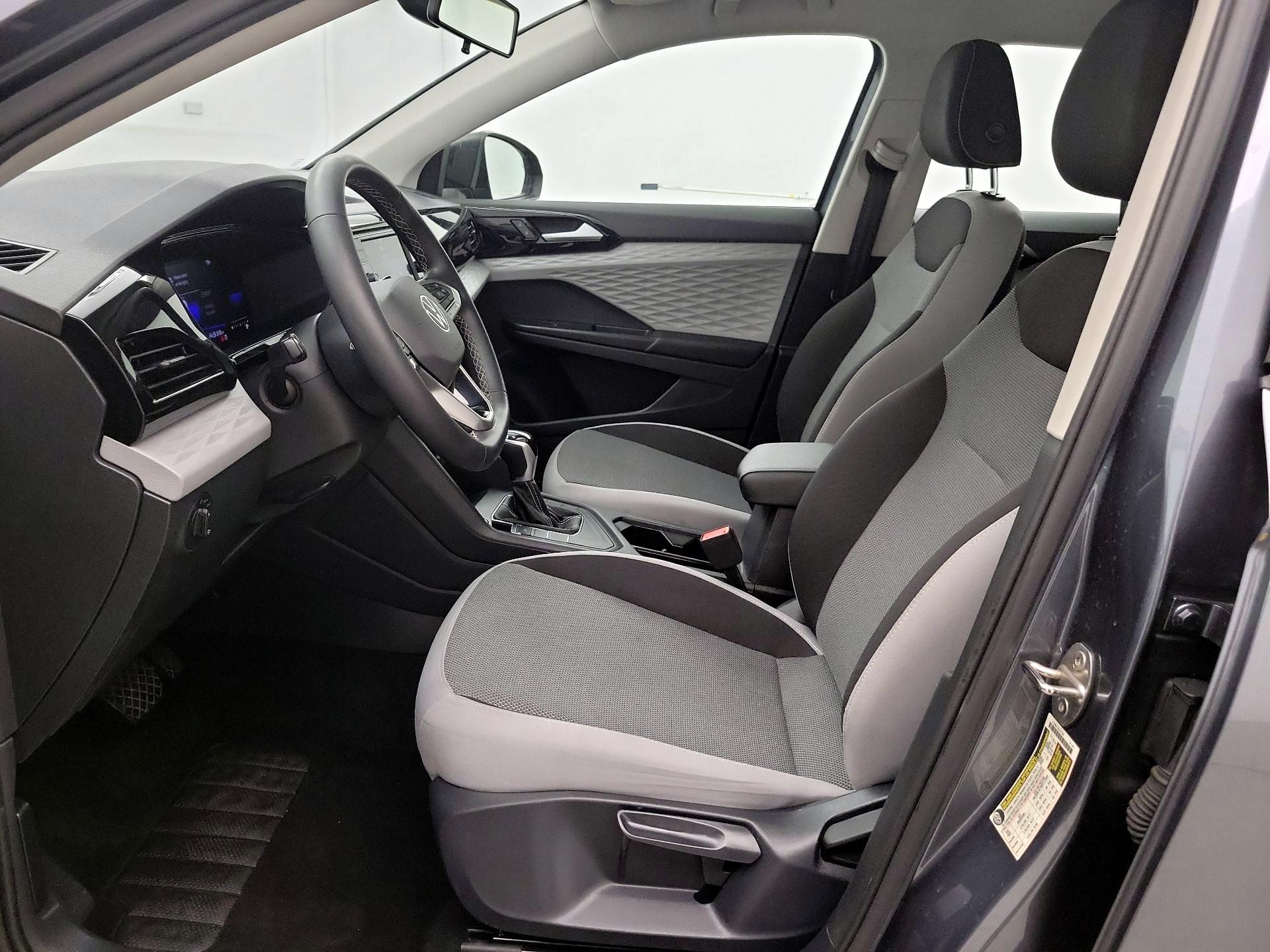 Thumbnail: 2022 Volkswagen Taos - 11