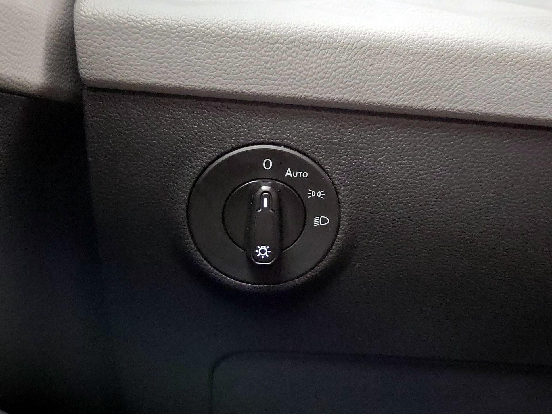 Thumbnail: 2022 Volkswagen Taos - 13