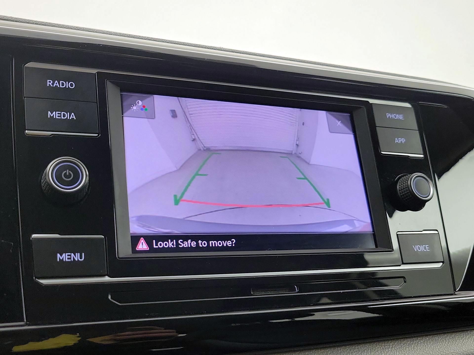 Thumbnail: 2022 Volkswagen Taos - 14