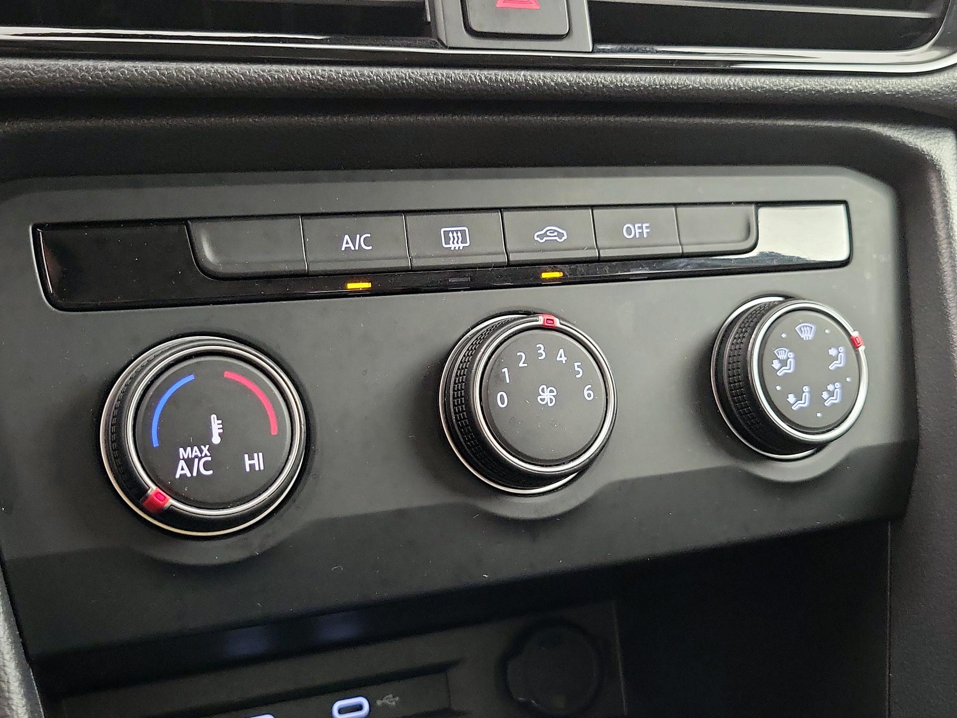 Thumbnail: 2022 Volkswagen Taos - 16