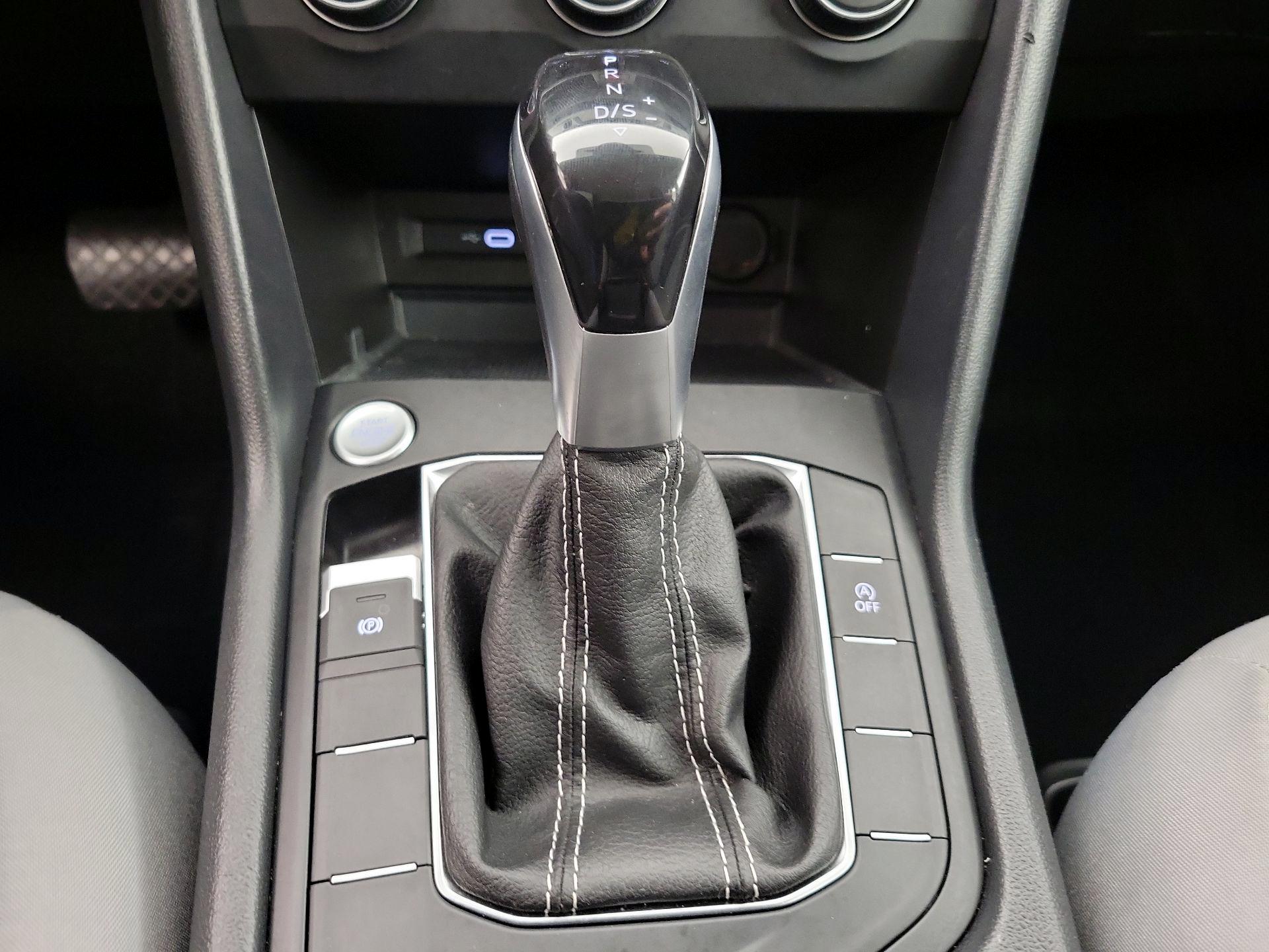 Thumbnail: 2022 Volkswagen Taos - 17