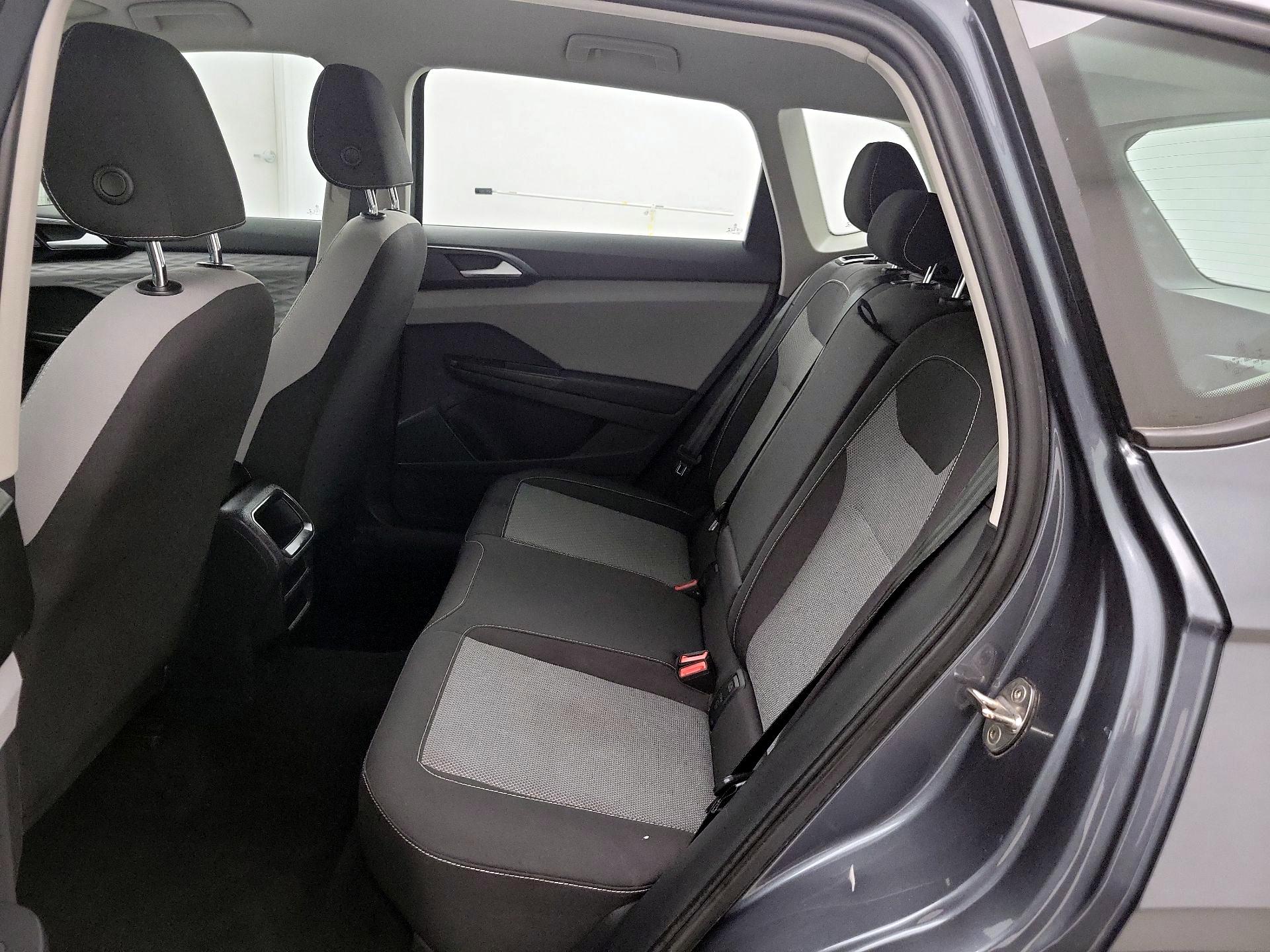 Thumbnail: 2022 Volkswagen Taos - 19