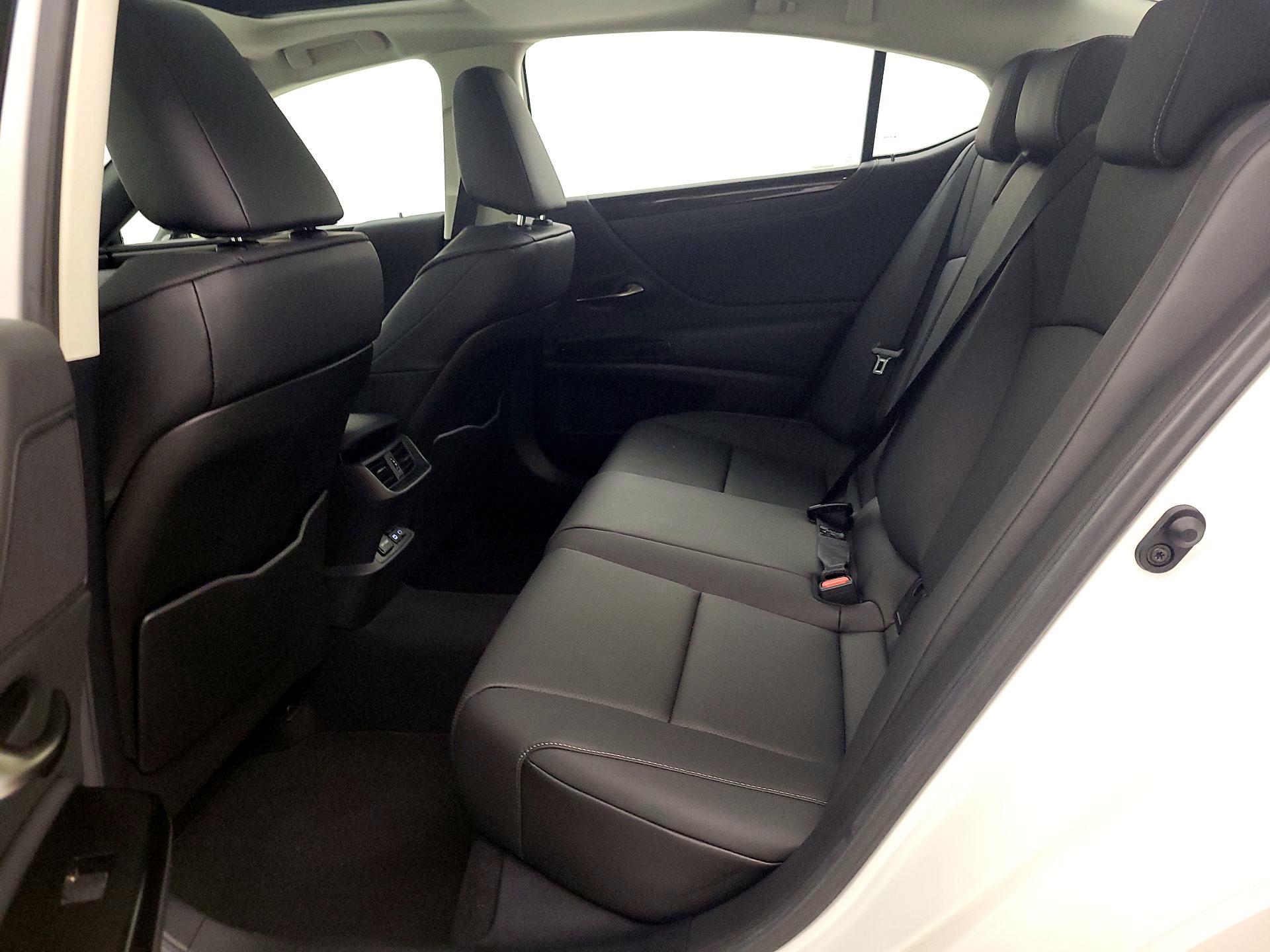 Thumbnail: 2025 Lexus ES - 20