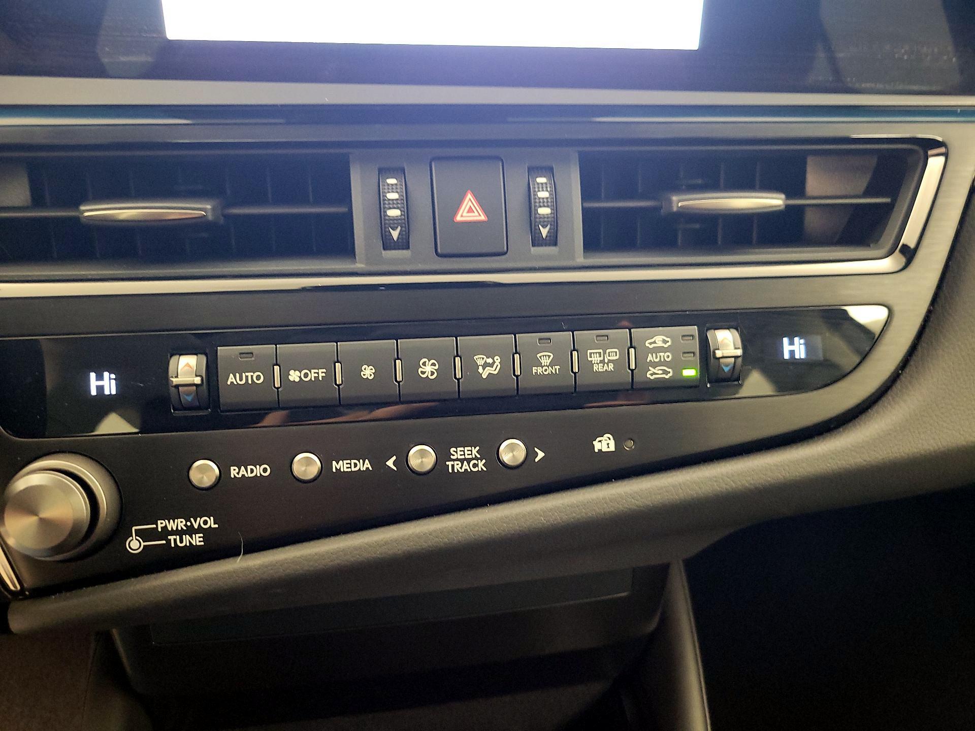 Thumbnail: 2025 Lexus ES - 13