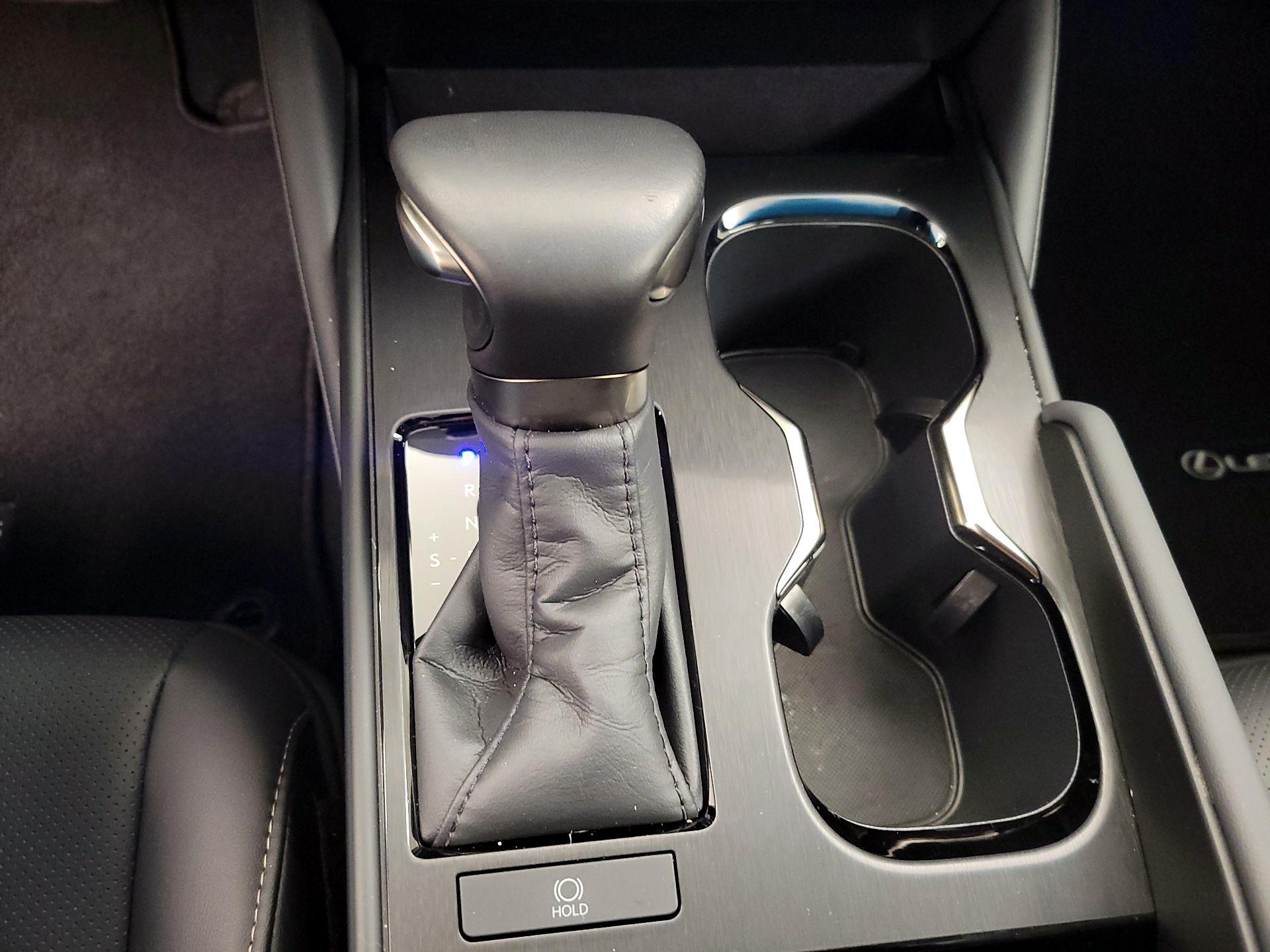 Thumbnail: 2025 Lexus ES - 14