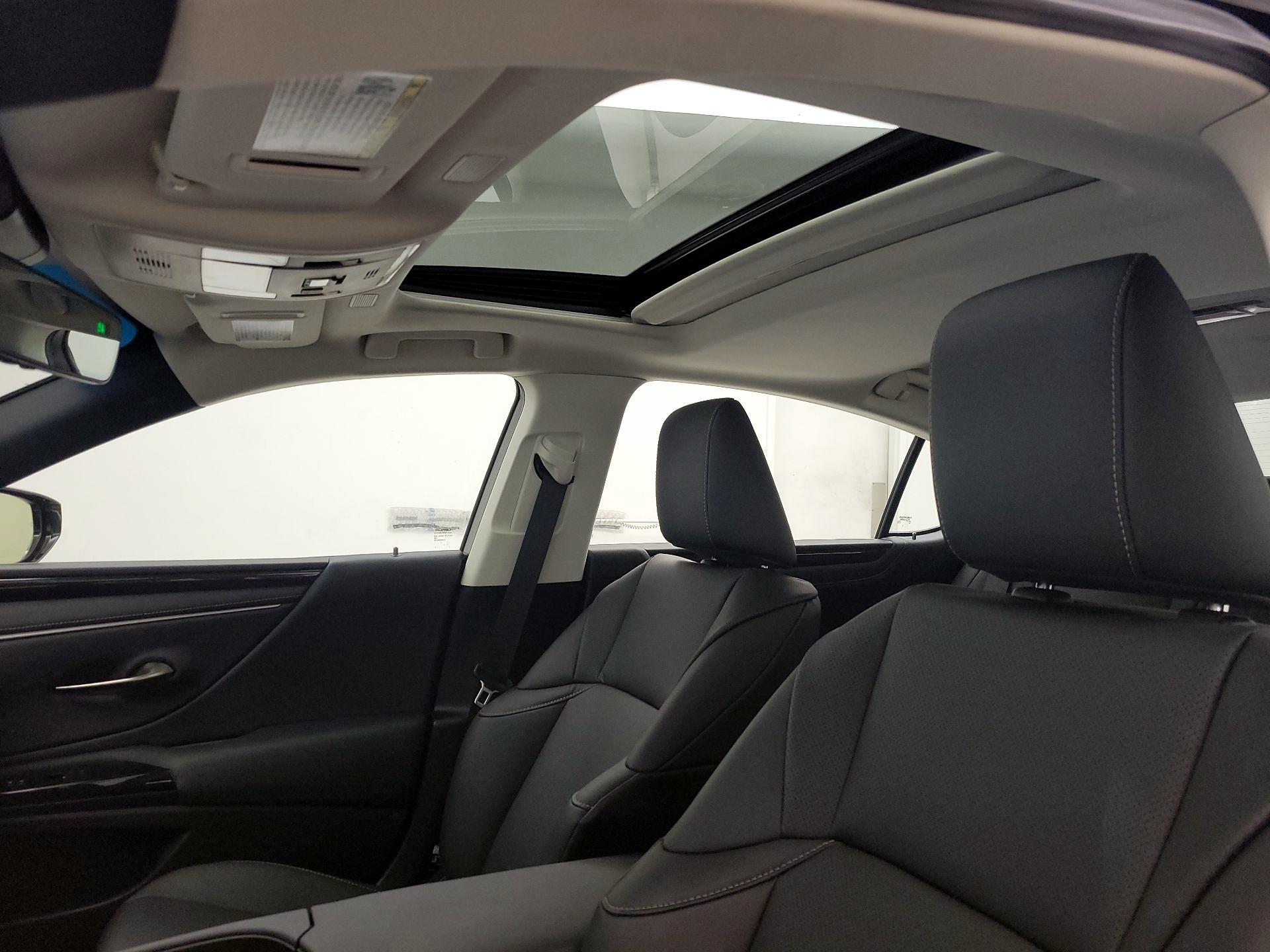 Thumbnail: 2025 Lexus ES - 15