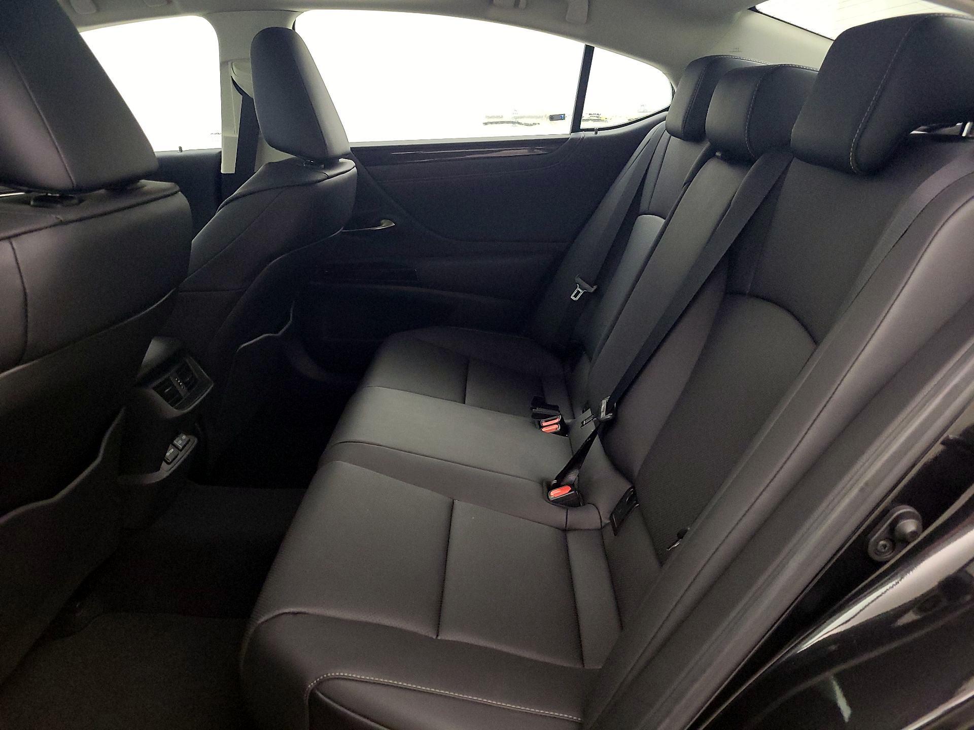 Thumbnail: 2025 Lexus ES - 16