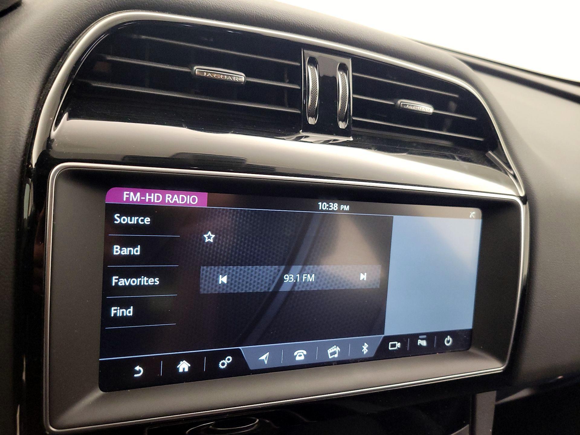 Thumbnail: 2019 Jaguar F-Pace - 15