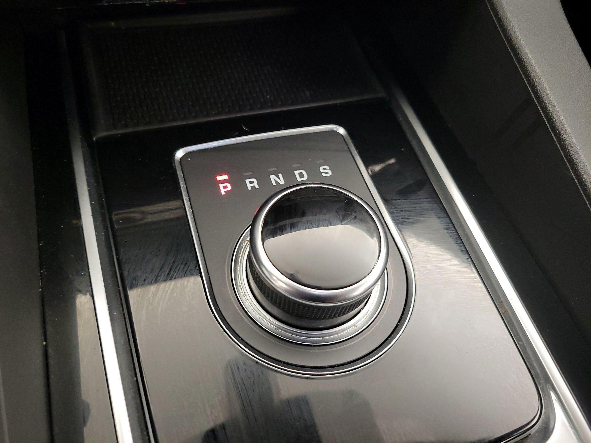 Thumbnail: 2019 Jaguar F-Pace - 17