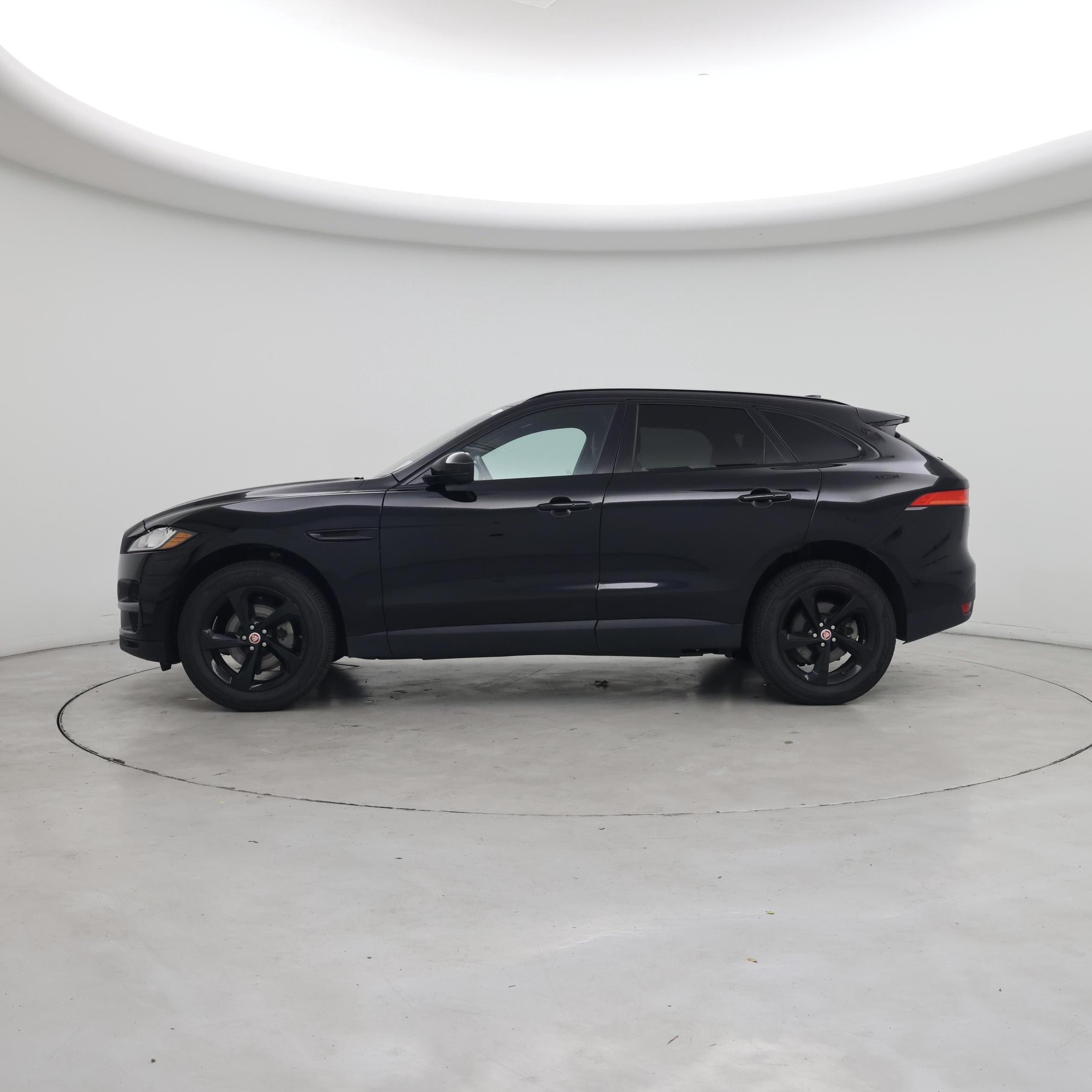 Thumbnail: 2019 Jaguar F-Pace - 3