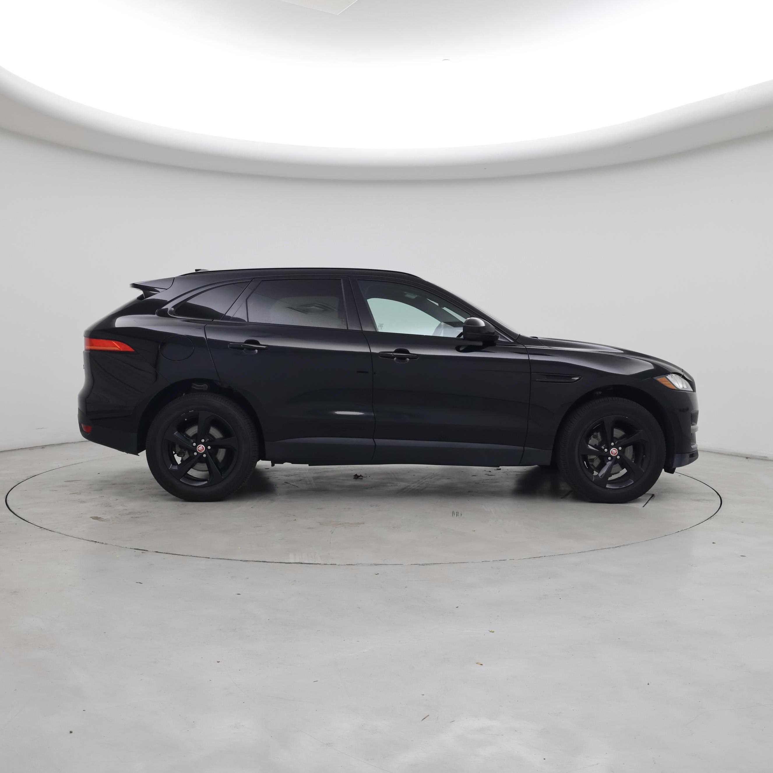 Thumbnail: 2019 Jaguar F-Pace - 7