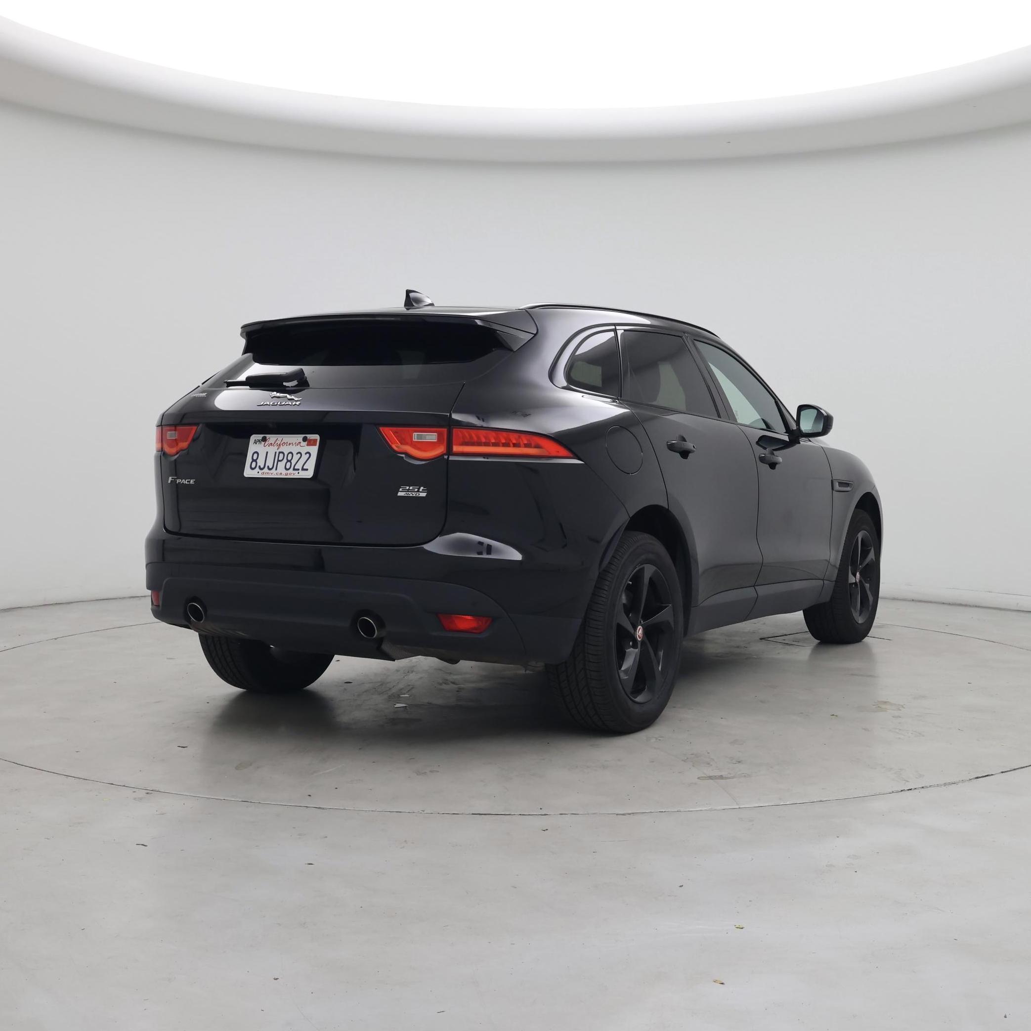 Thumbnail: 2019 Jaguar F-Pace - 8