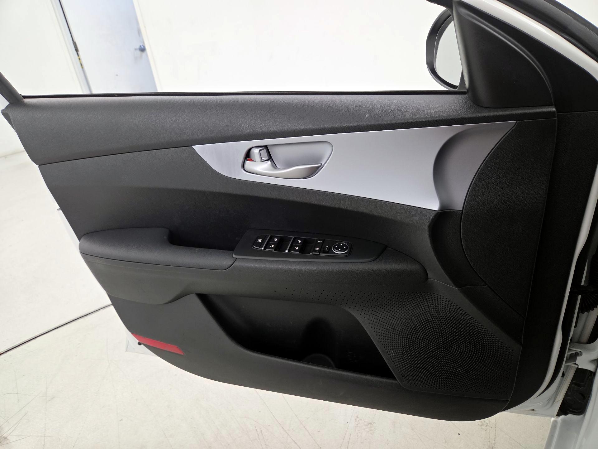 Thumbnail: 2023 Kia Forte - 12