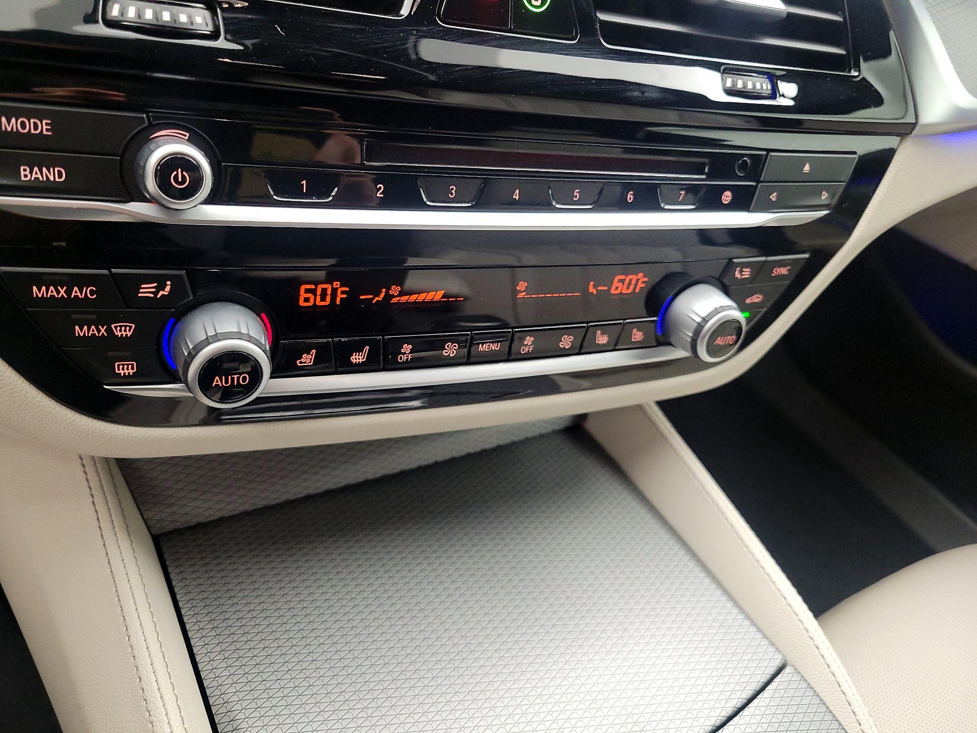 Thumbnail: 2019 BMW 5 Series - 16