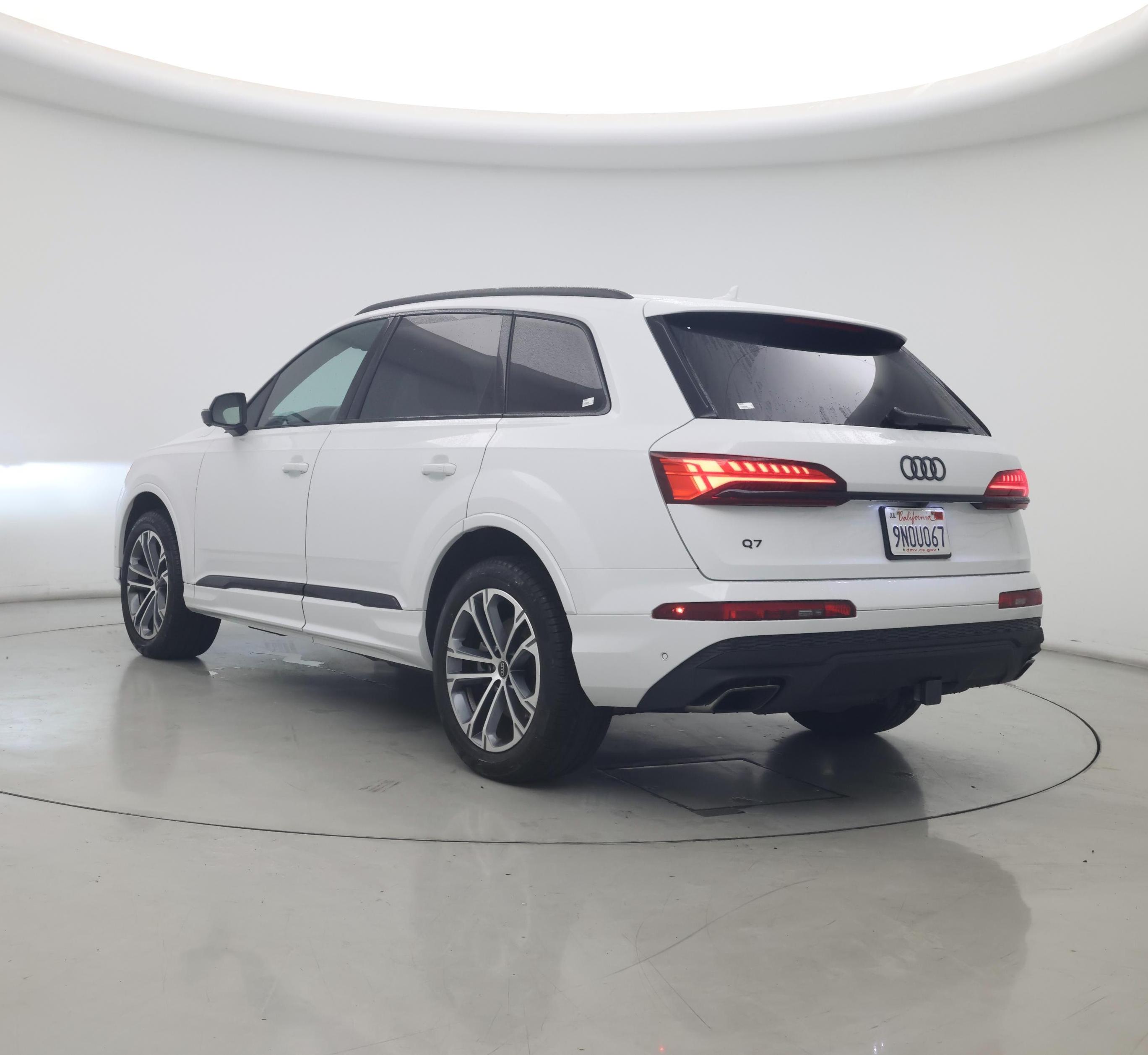 Thumbnail: 2025 Audi Q7 - 2