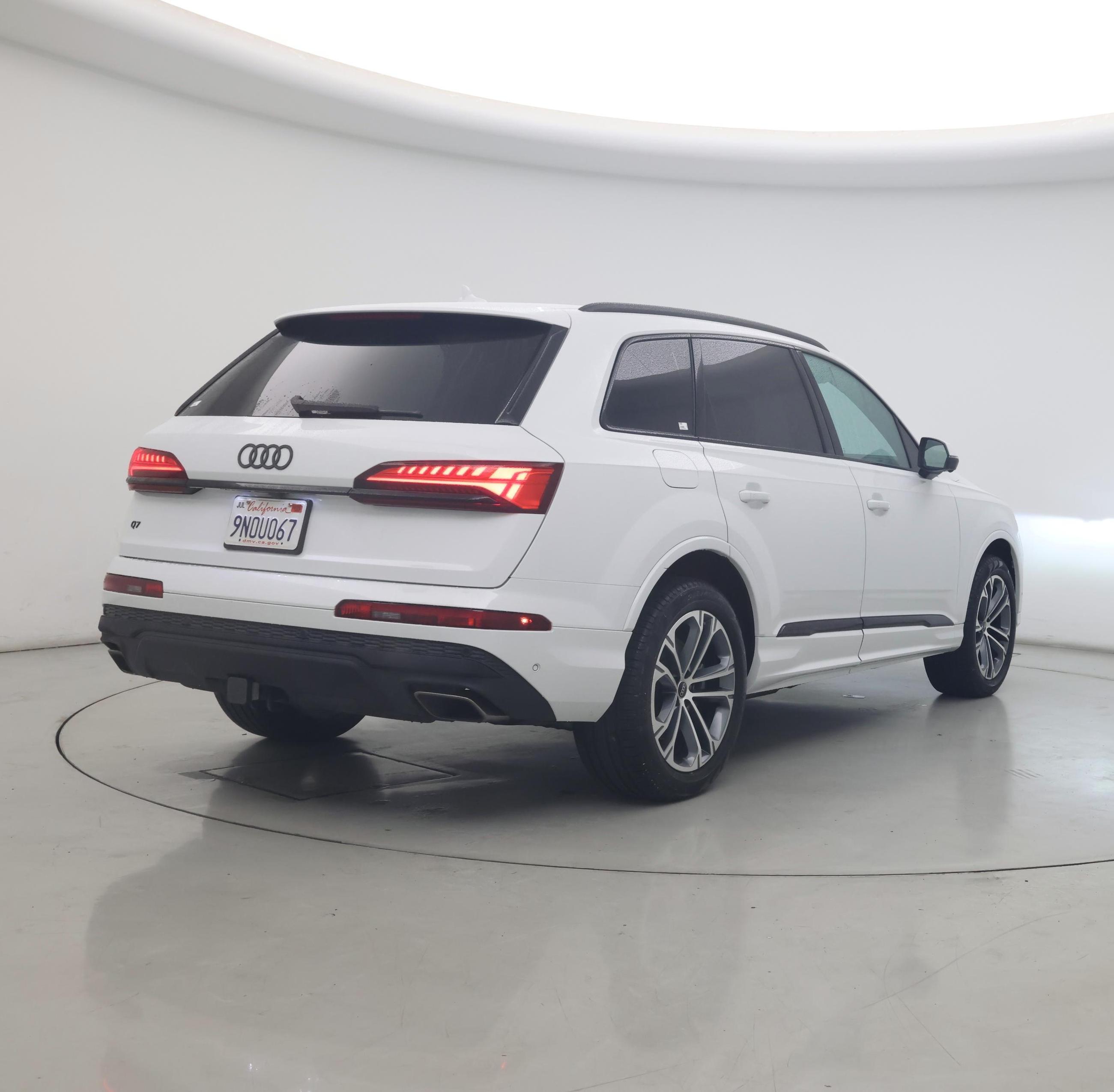 Thumbnail: 2025 Audi Q7 - 8