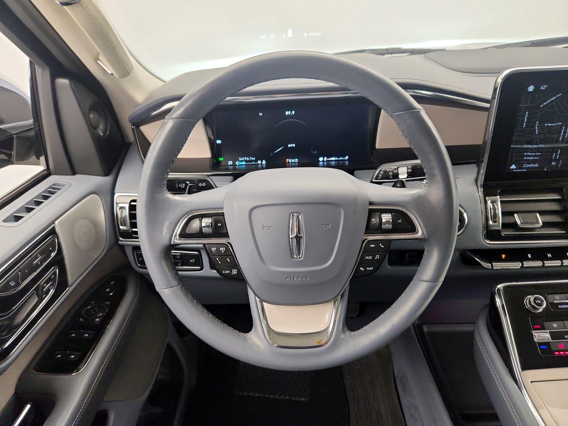 Thumbnail: 2019 Lincoln Navigator L - 10