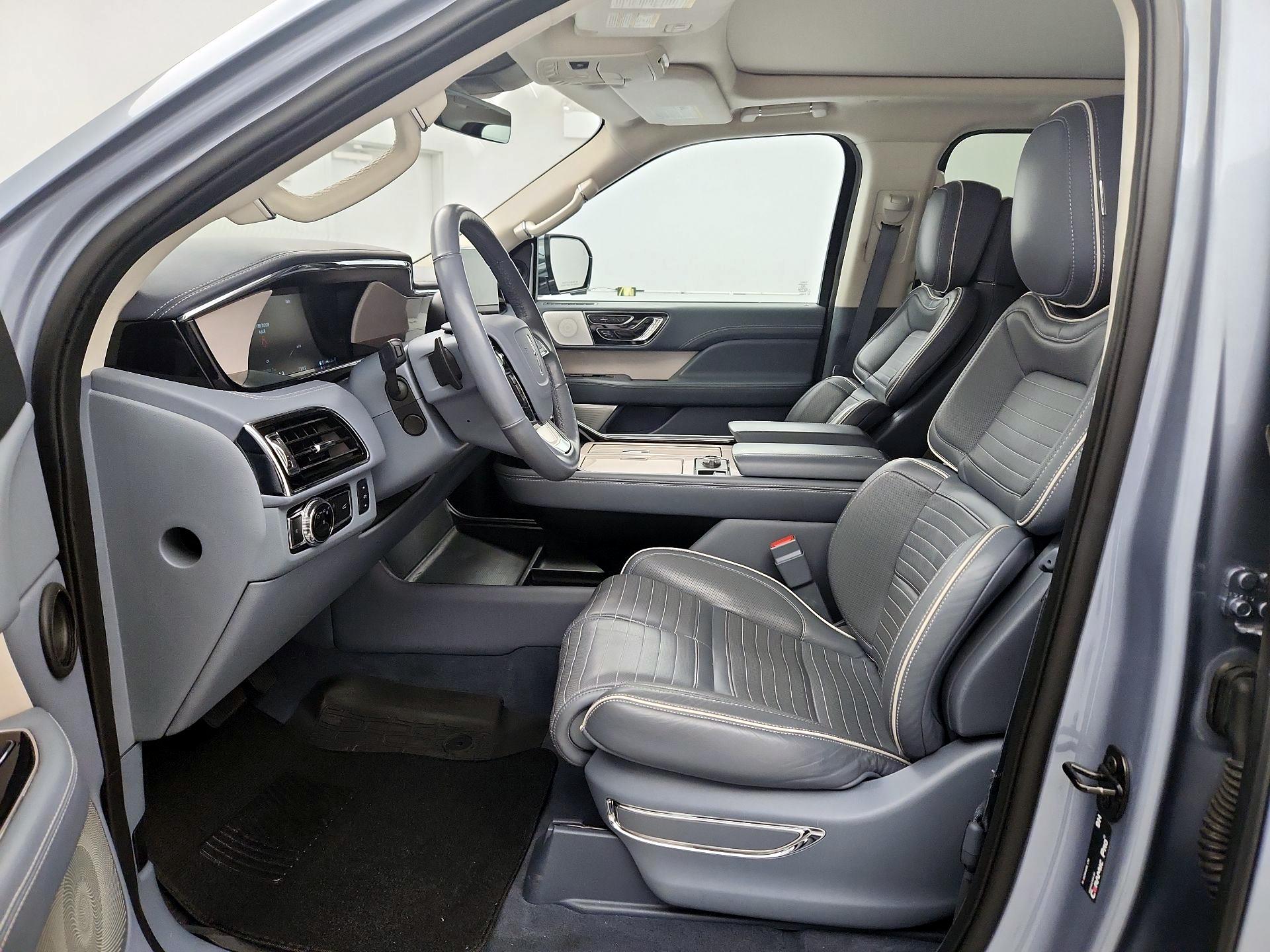 Thumbnail: 2019 Lincoln Navigator L - 11