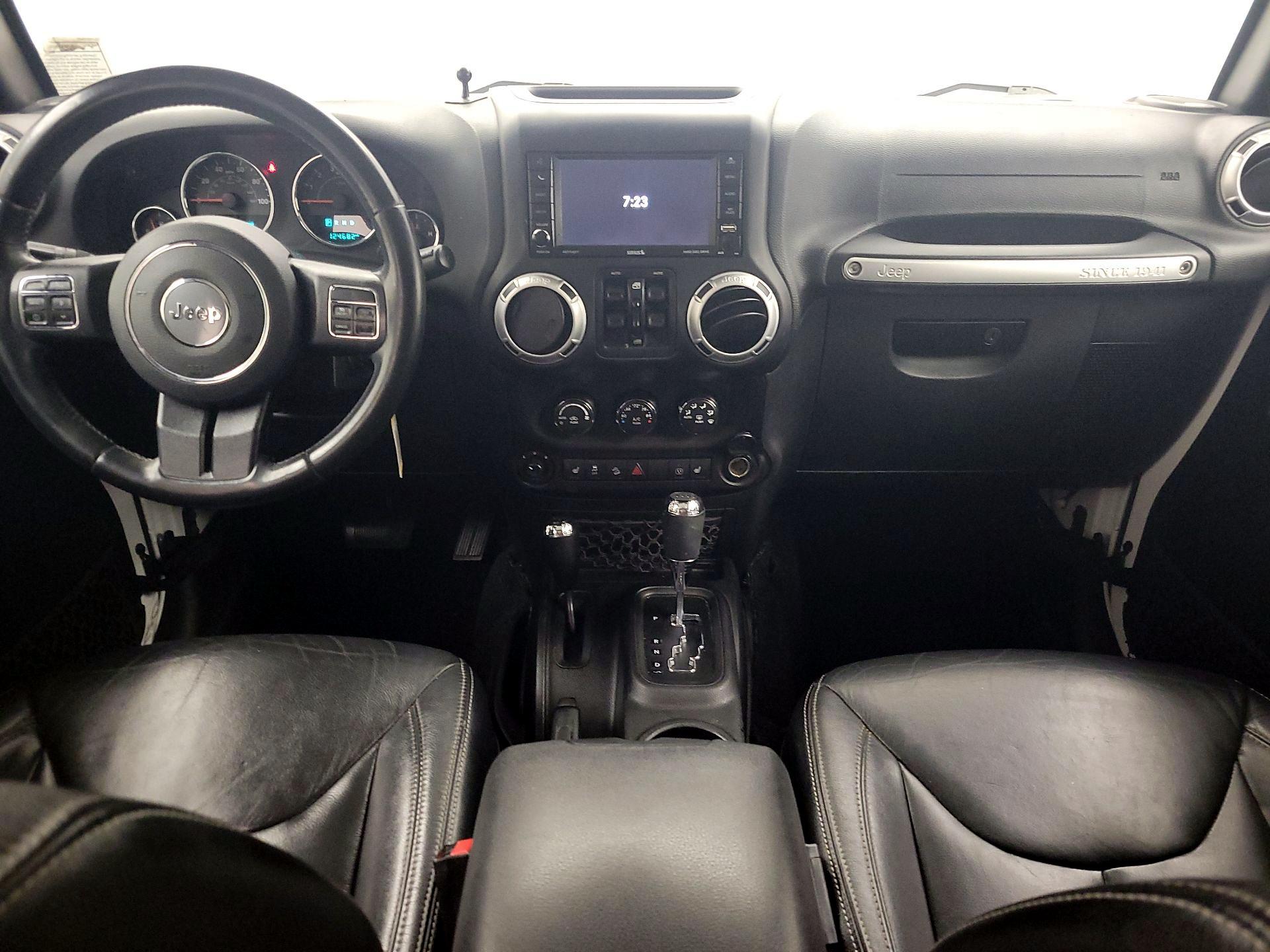 Thumbnail: 2016 Jeep Wrangler - 9