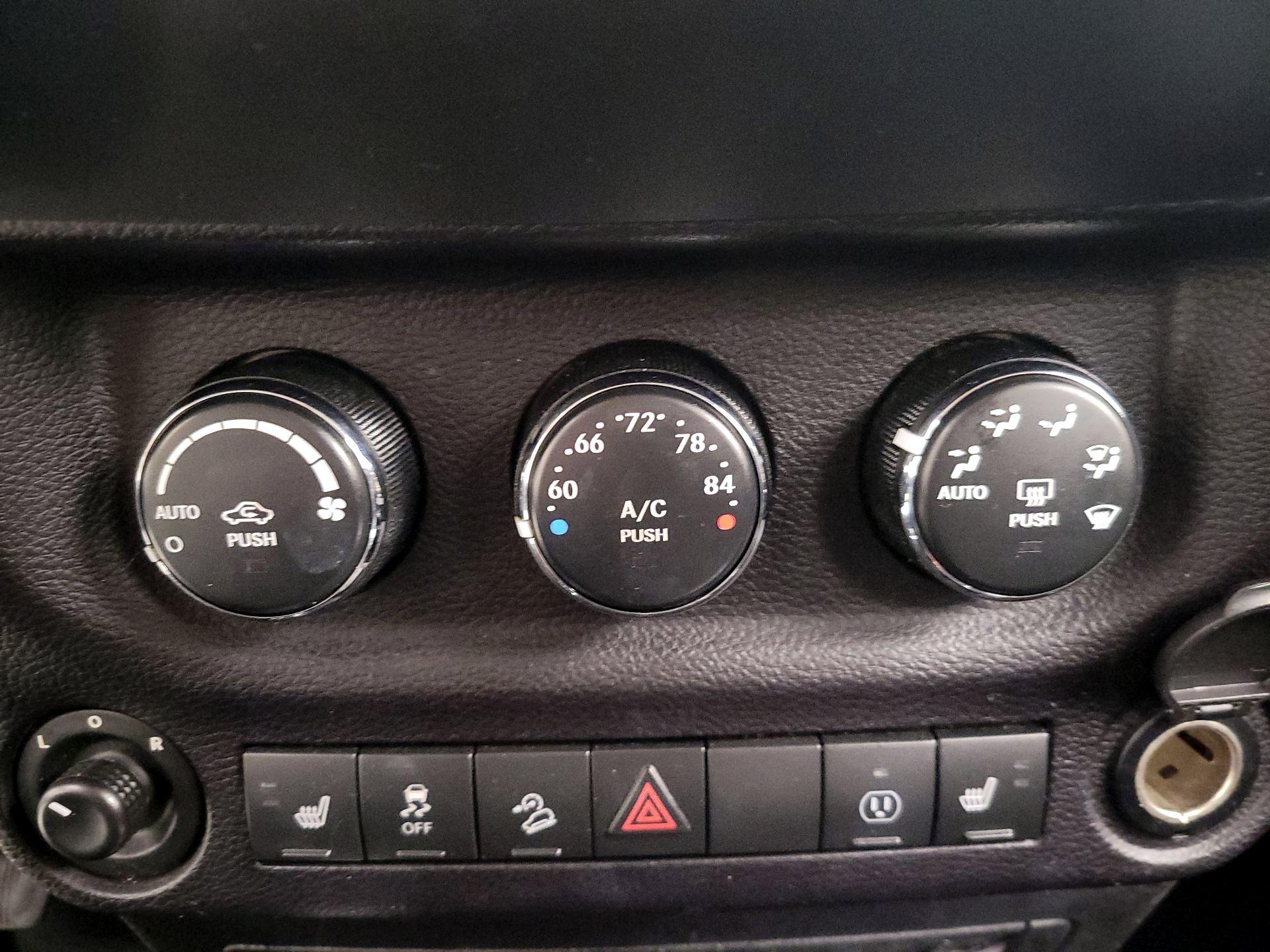 Thumbnail: 2016 Jeep Wrangler - 15