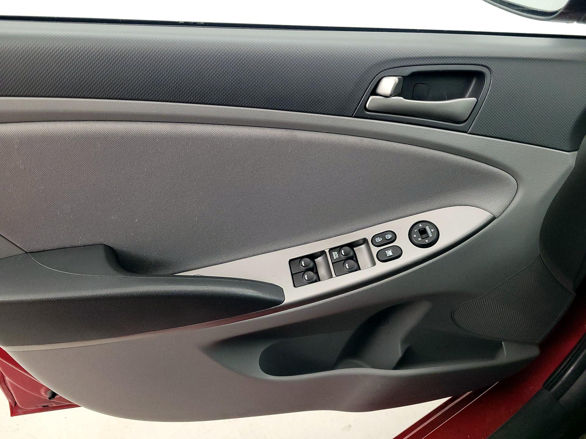 Thumbnail: 2016 Hyundai Accent - 12