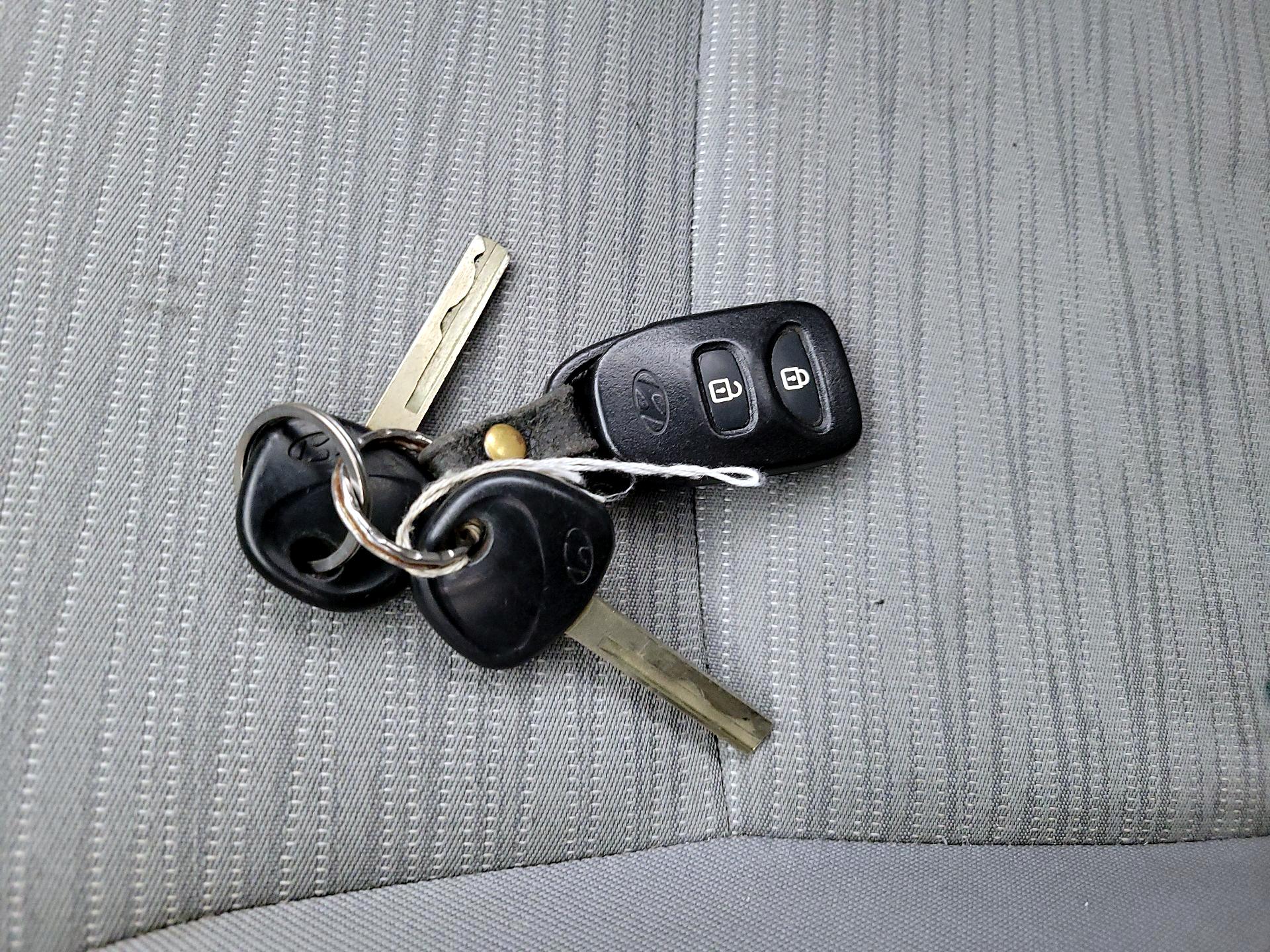 Thumbnail: 2016 Hyundai Accent - 19