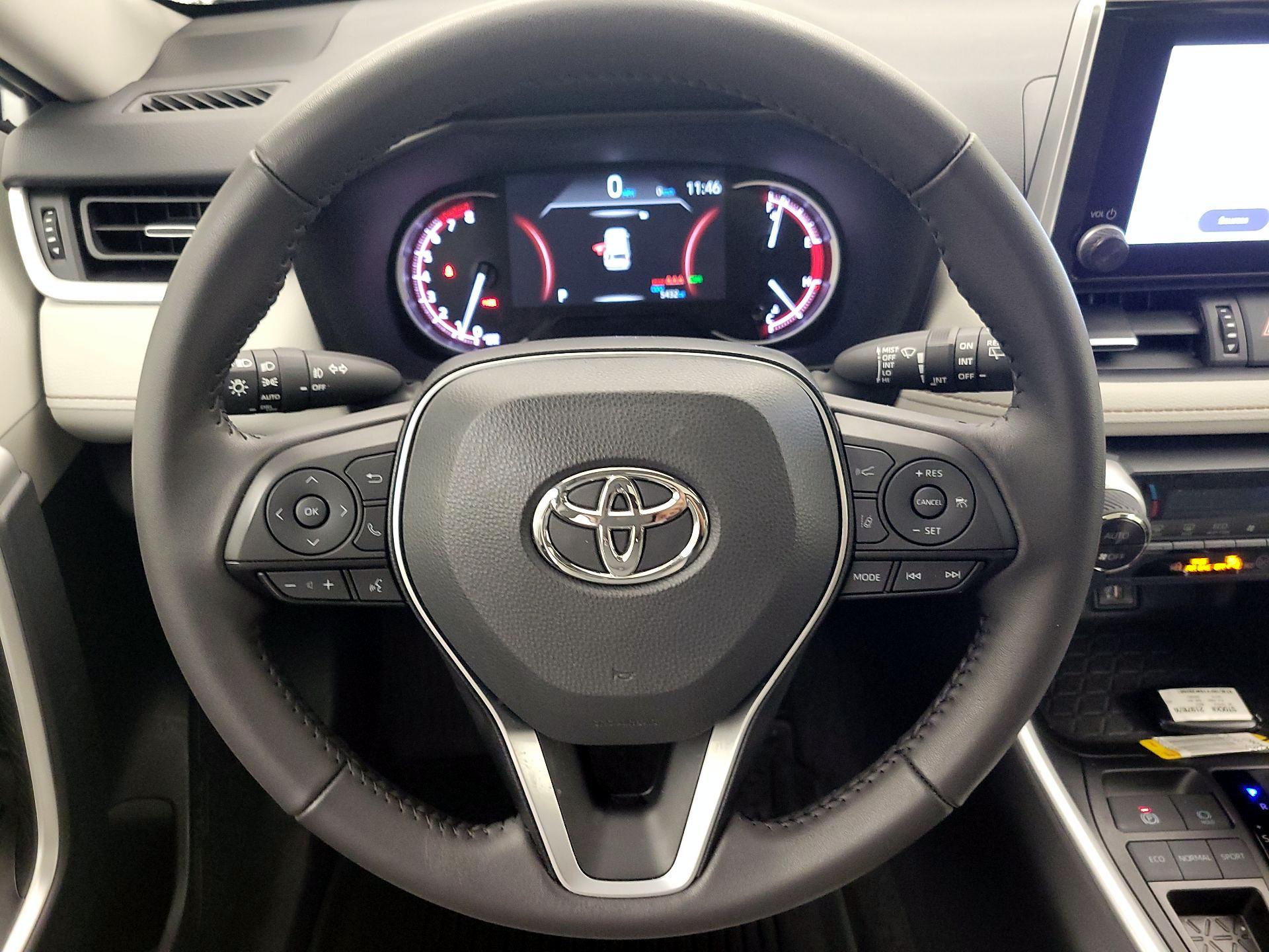 Thumbnail: 2025 Toyota RAV4 - 10