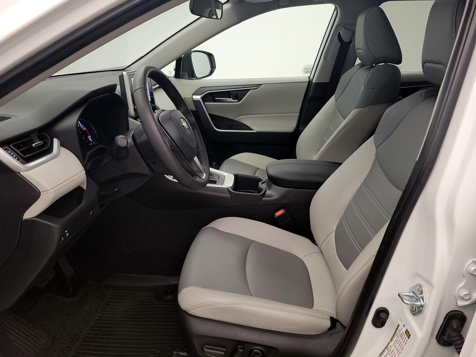 Thumbnail: 2025 Toyota RAV4 - 11