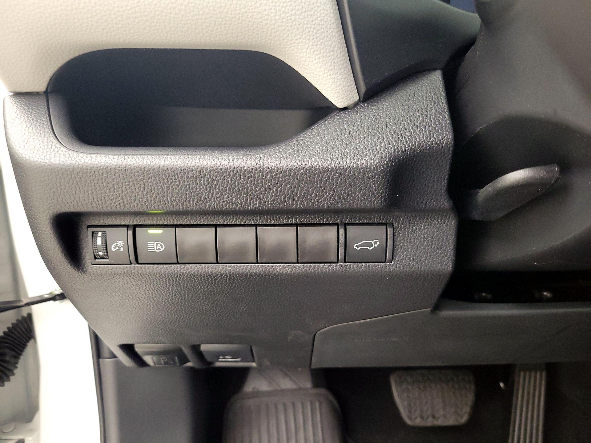 Thumbnail: 2025 Toyota RAV4 - 13