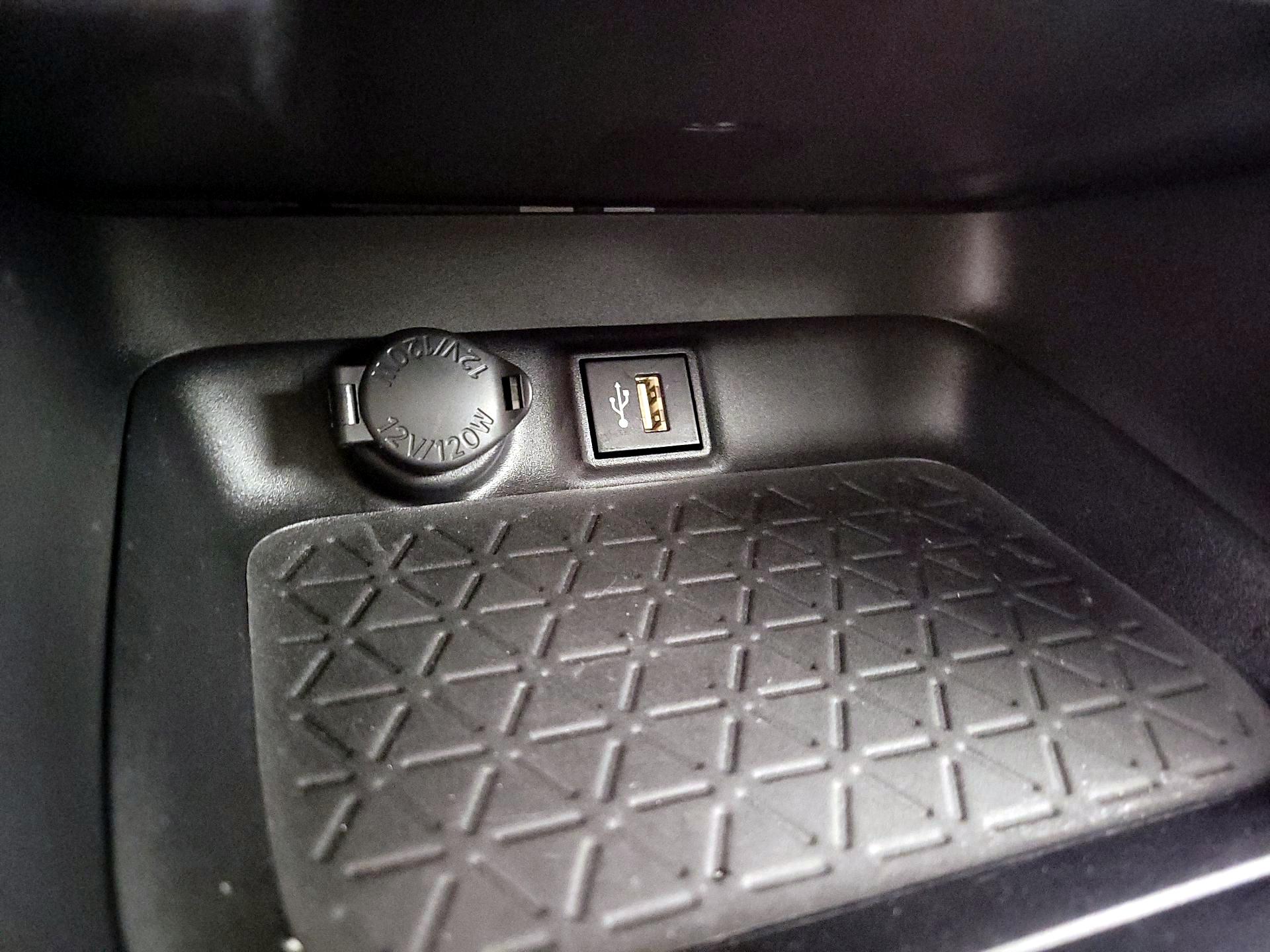 Thumbnail: 2025 Toyota RAV4 - 18