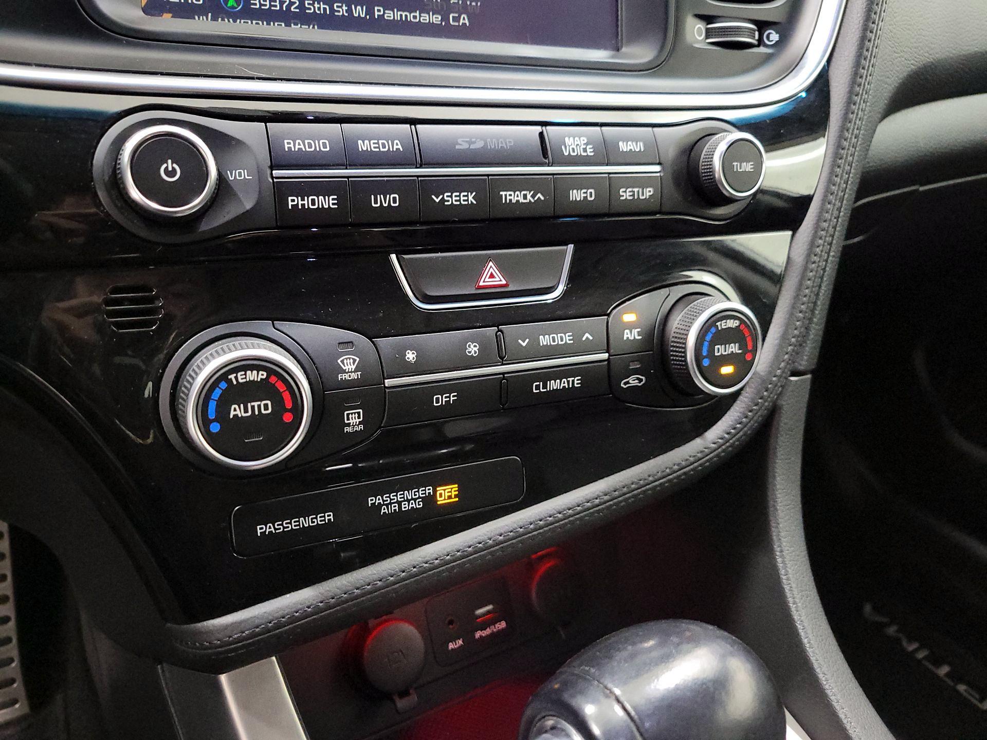 Thumbnail: 2015 Kia Optima - 17