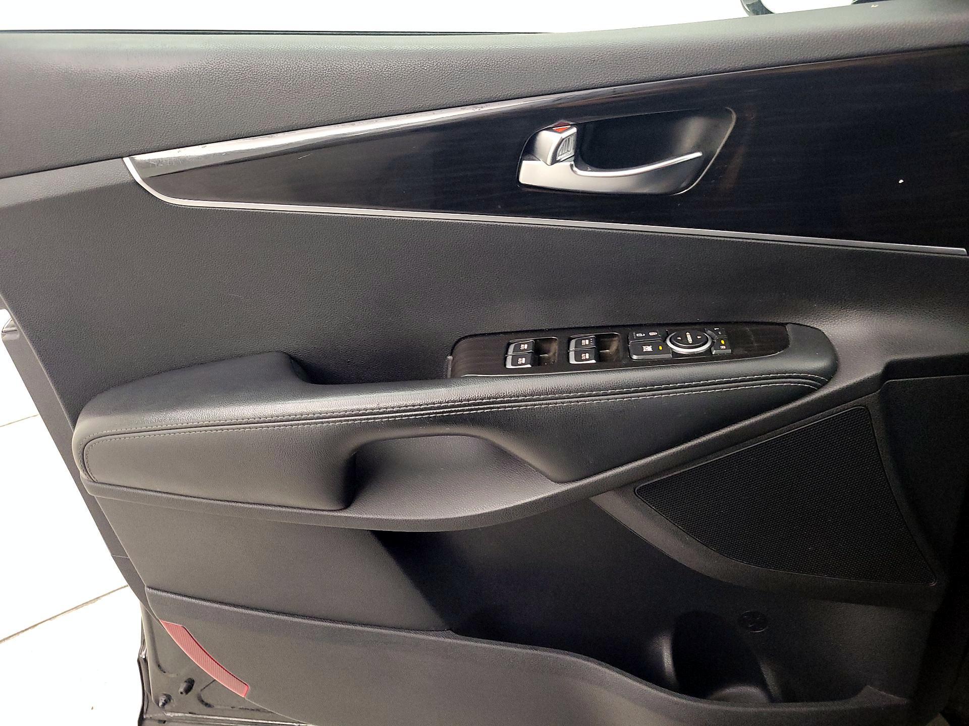 Thumbnail: 2020 Kia Sorento - 12