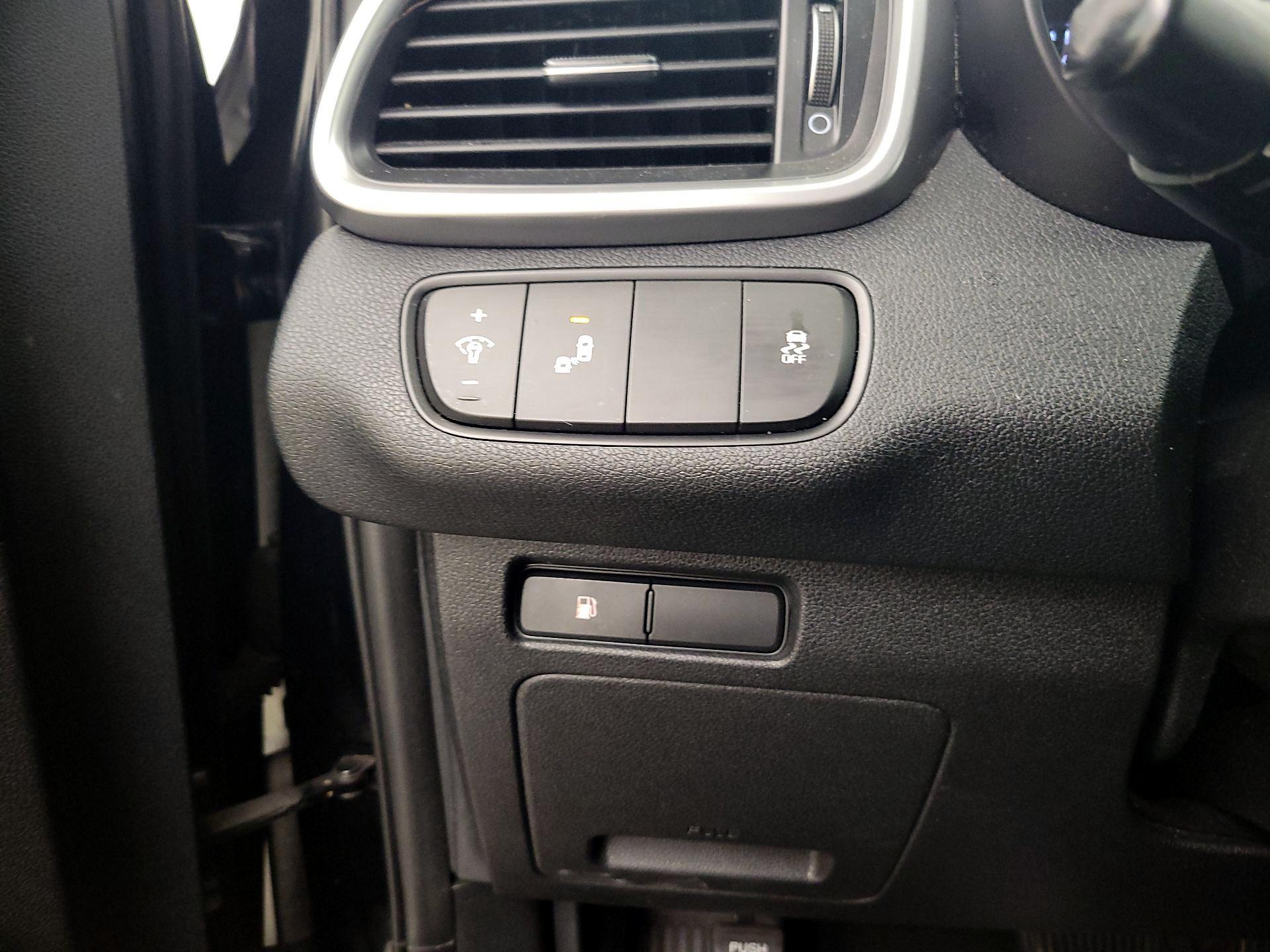 Thumbnail: 2020 Kia Sorento - 13