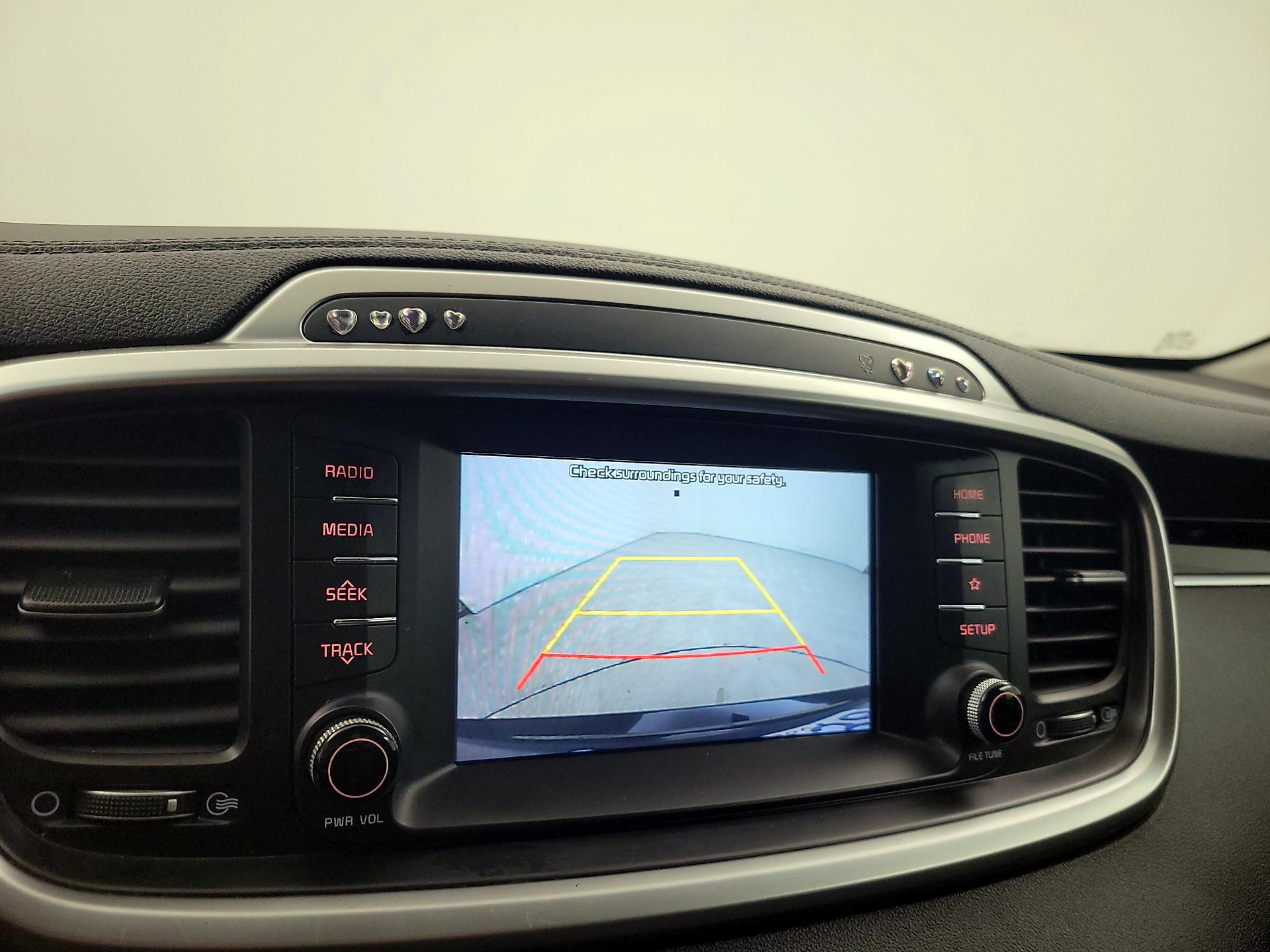 Thumbnail: 2020 Kia Sorento - 14