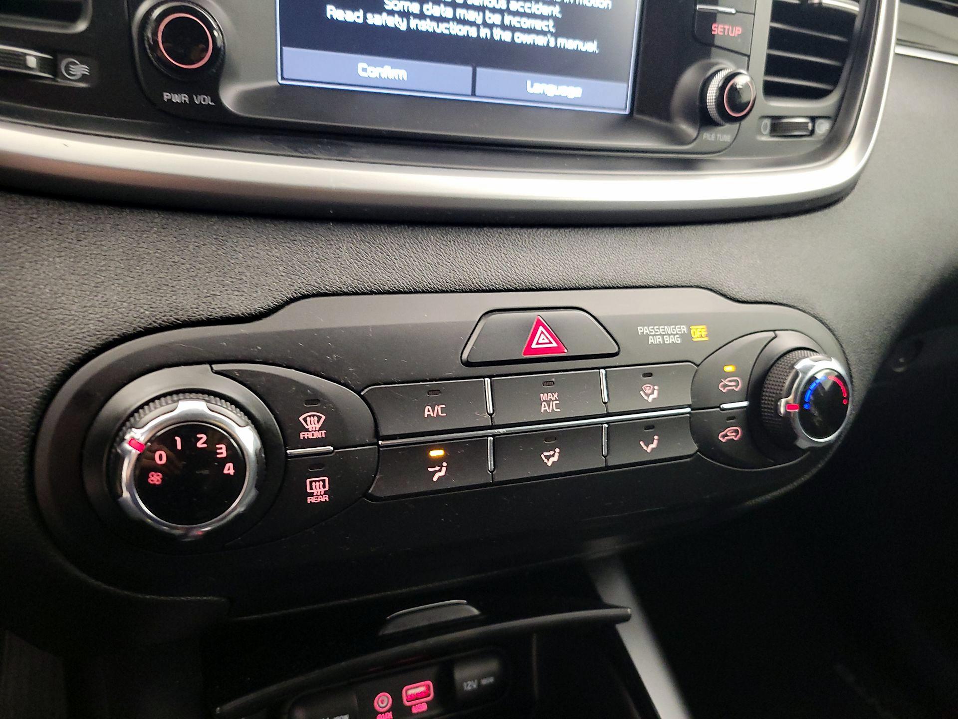 Thumbnail: 2020 Kia Sorento - 16