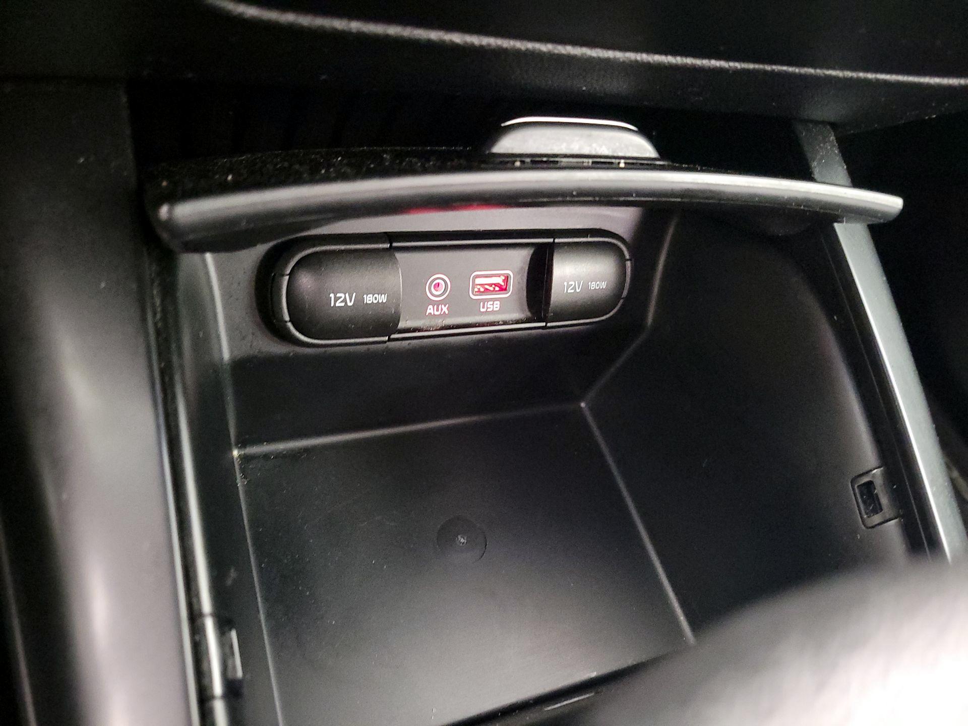 Thumbnail: 2020 Kia Sorento - 18