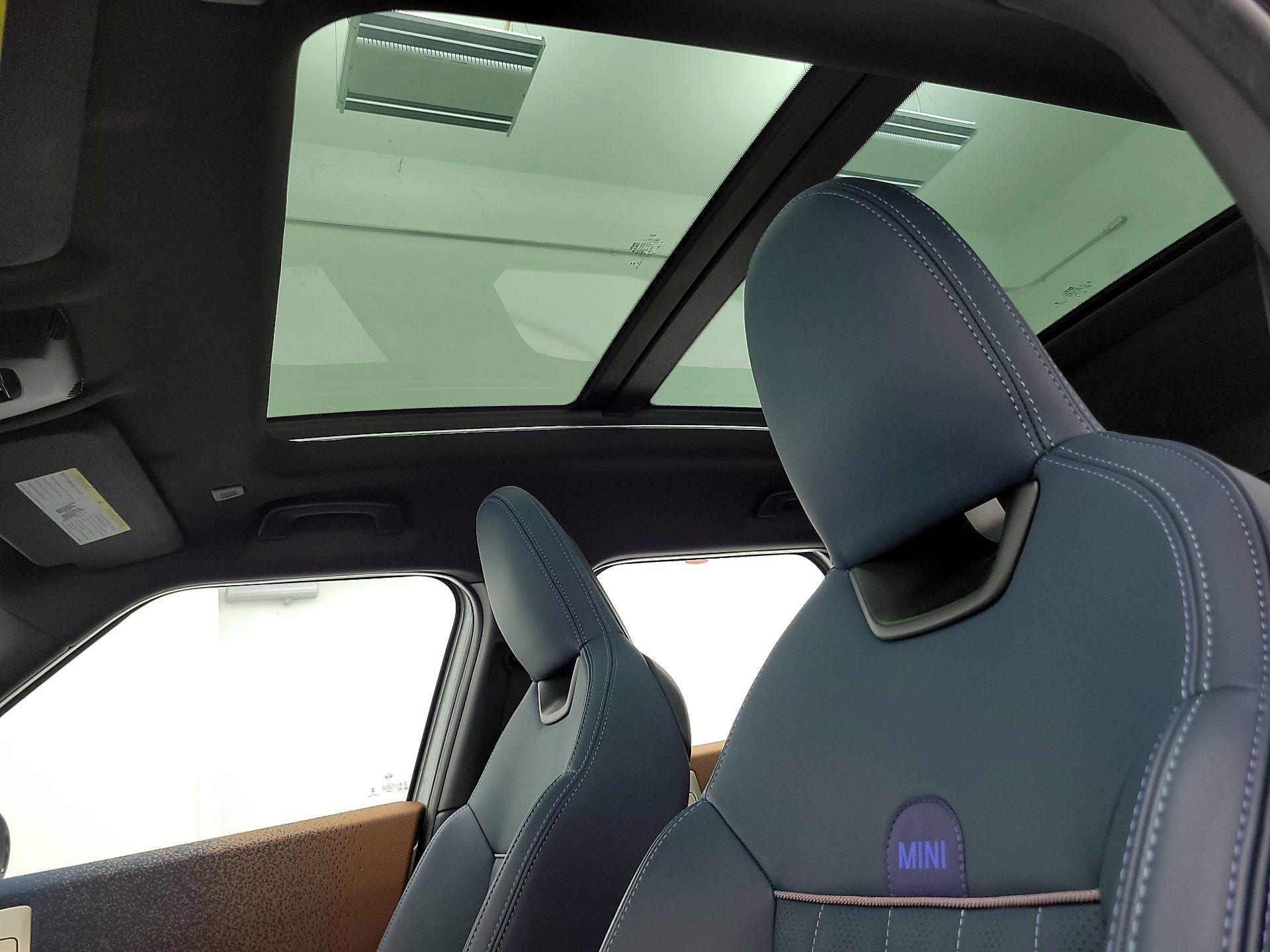 Thumbnail: 2025 MINI Cooper Countryman - 18