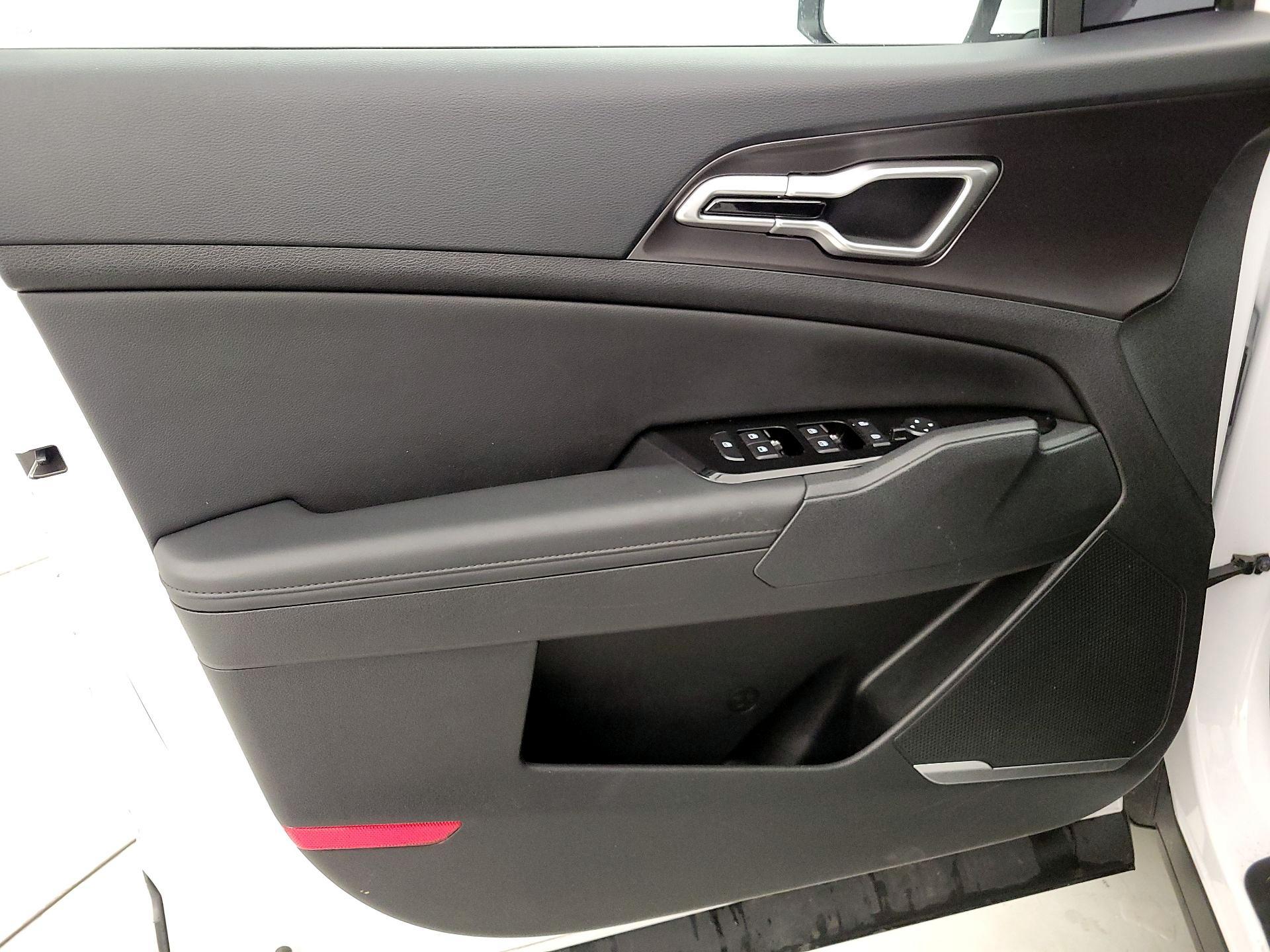 Thumbnail: 2025 Kia Sportage - 12